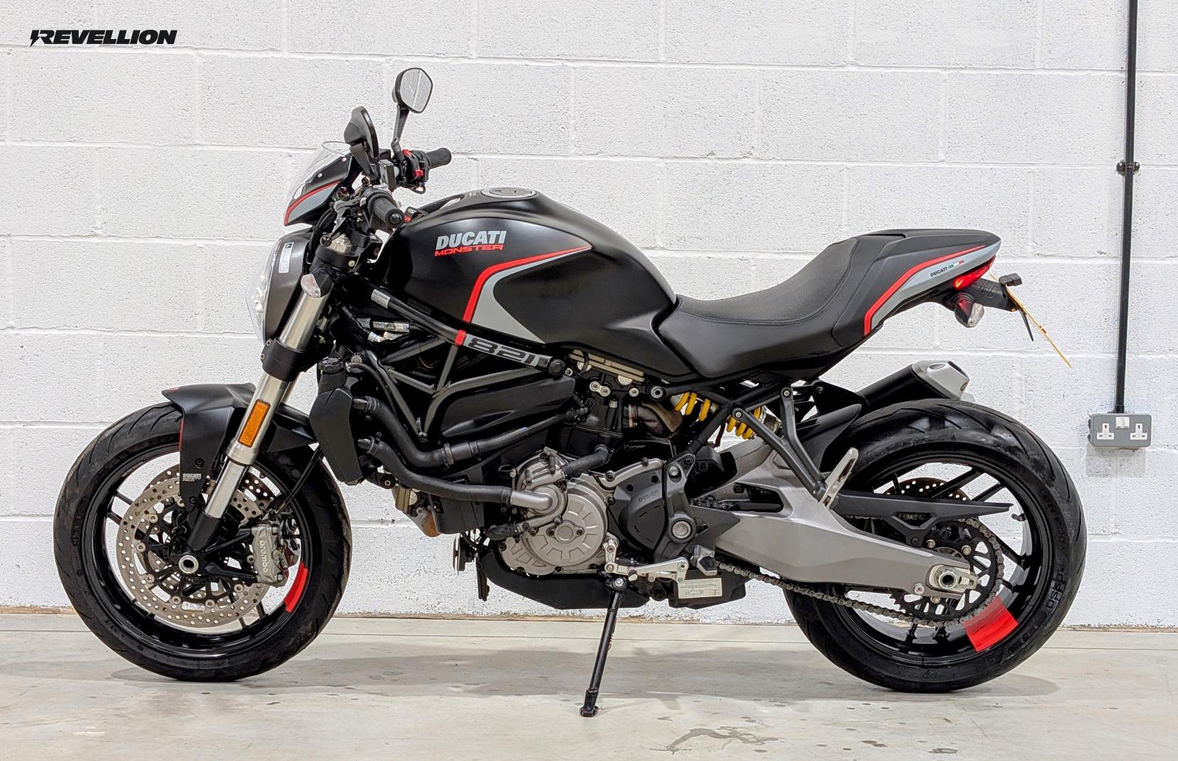 Ducati Monster 821 Stealth