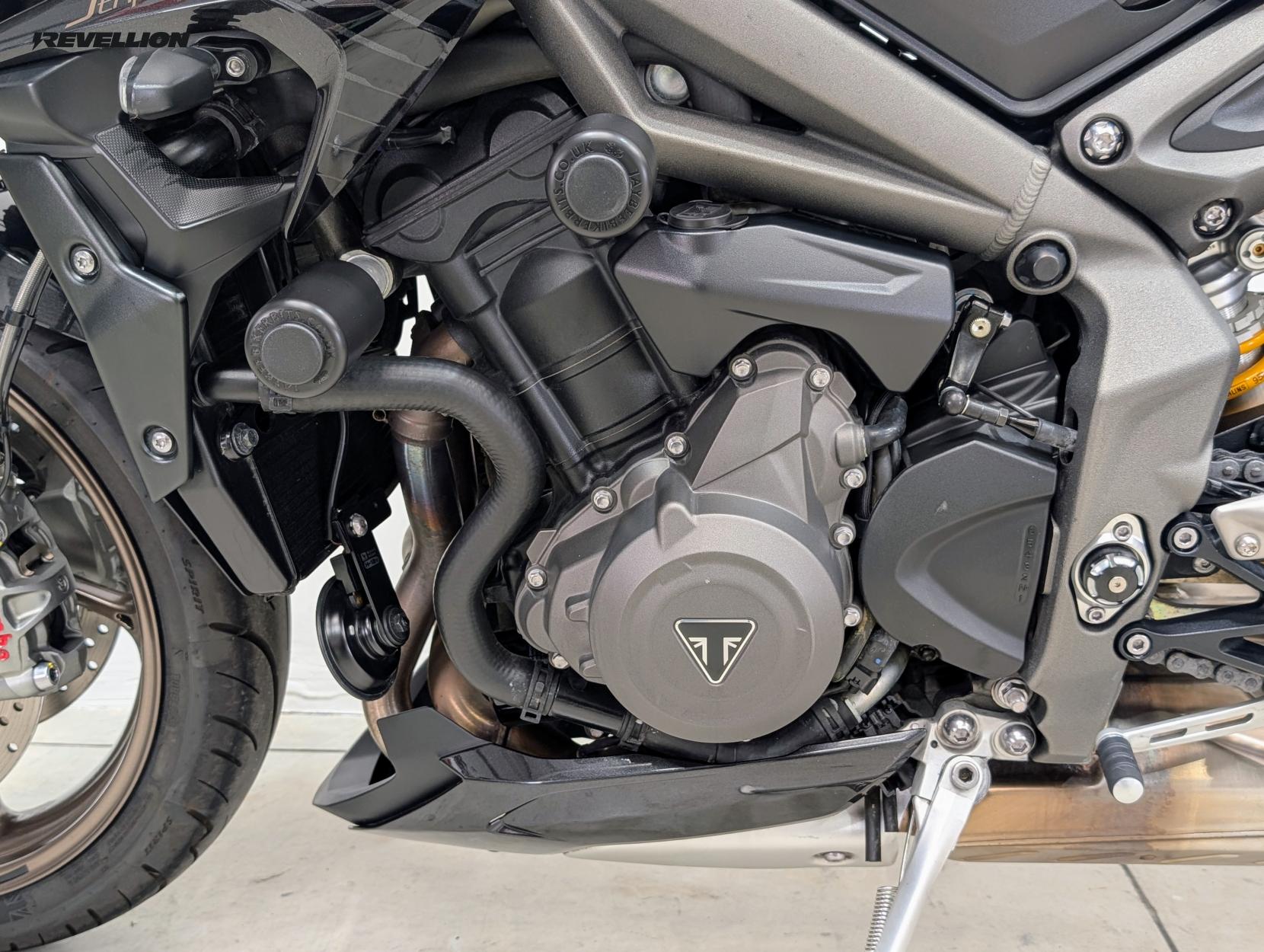 Triumph Street Triple 765 765 RS Naked Petrol Manual X-ring Euro 5 (124 ps)