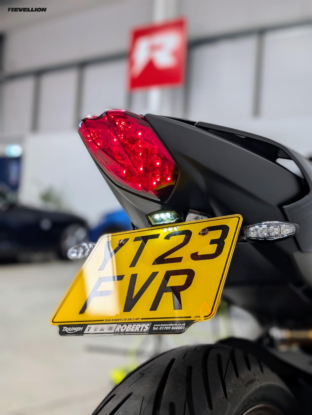 Triumph Street Triple 765 765 RS Naked Petrol Manual X-ring Euro 5 (124 ps)
