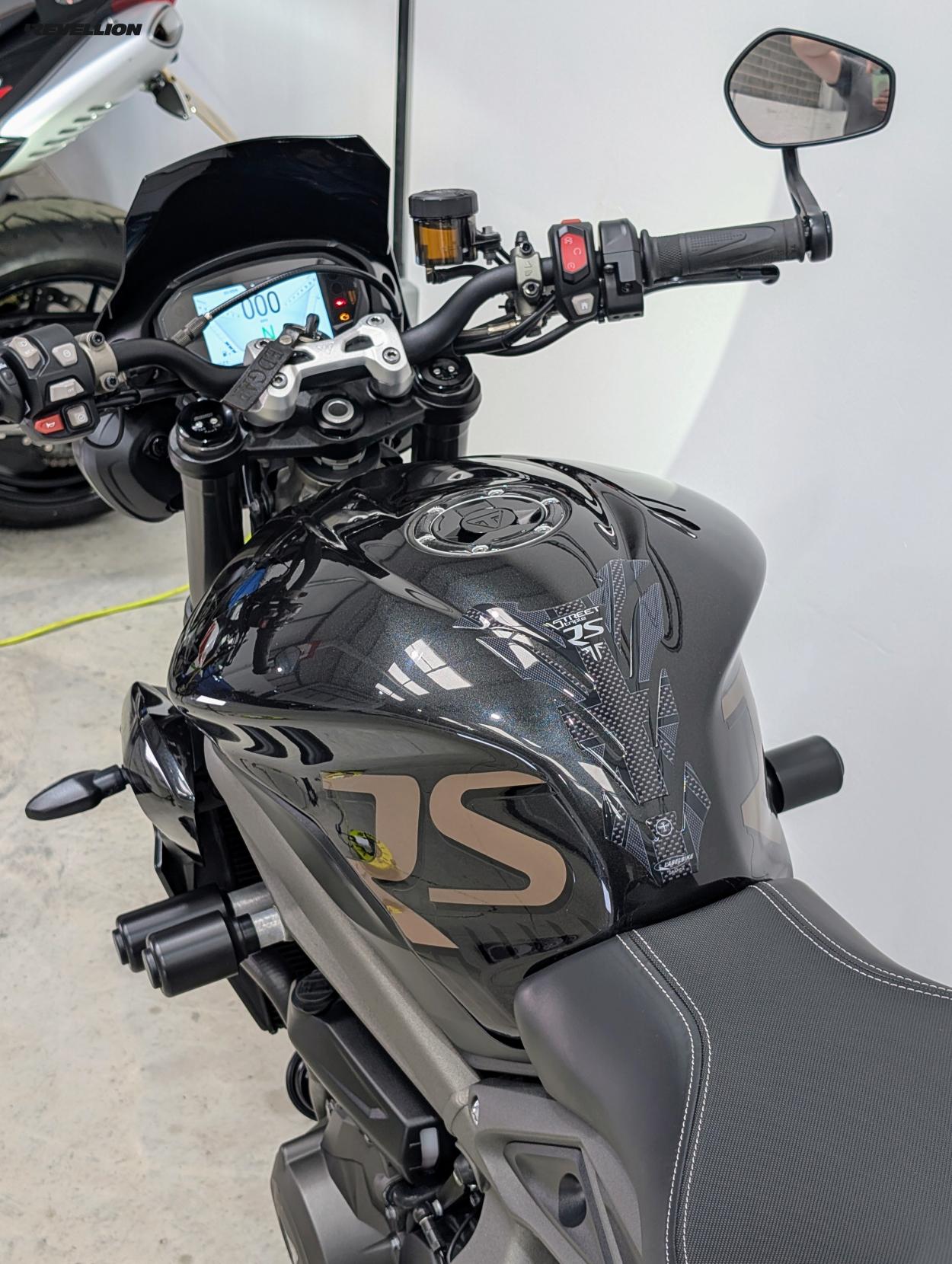Triumph Street Triple 765 765 RS Naked Petrol Manual X-ring Euro 5 (124 ps)