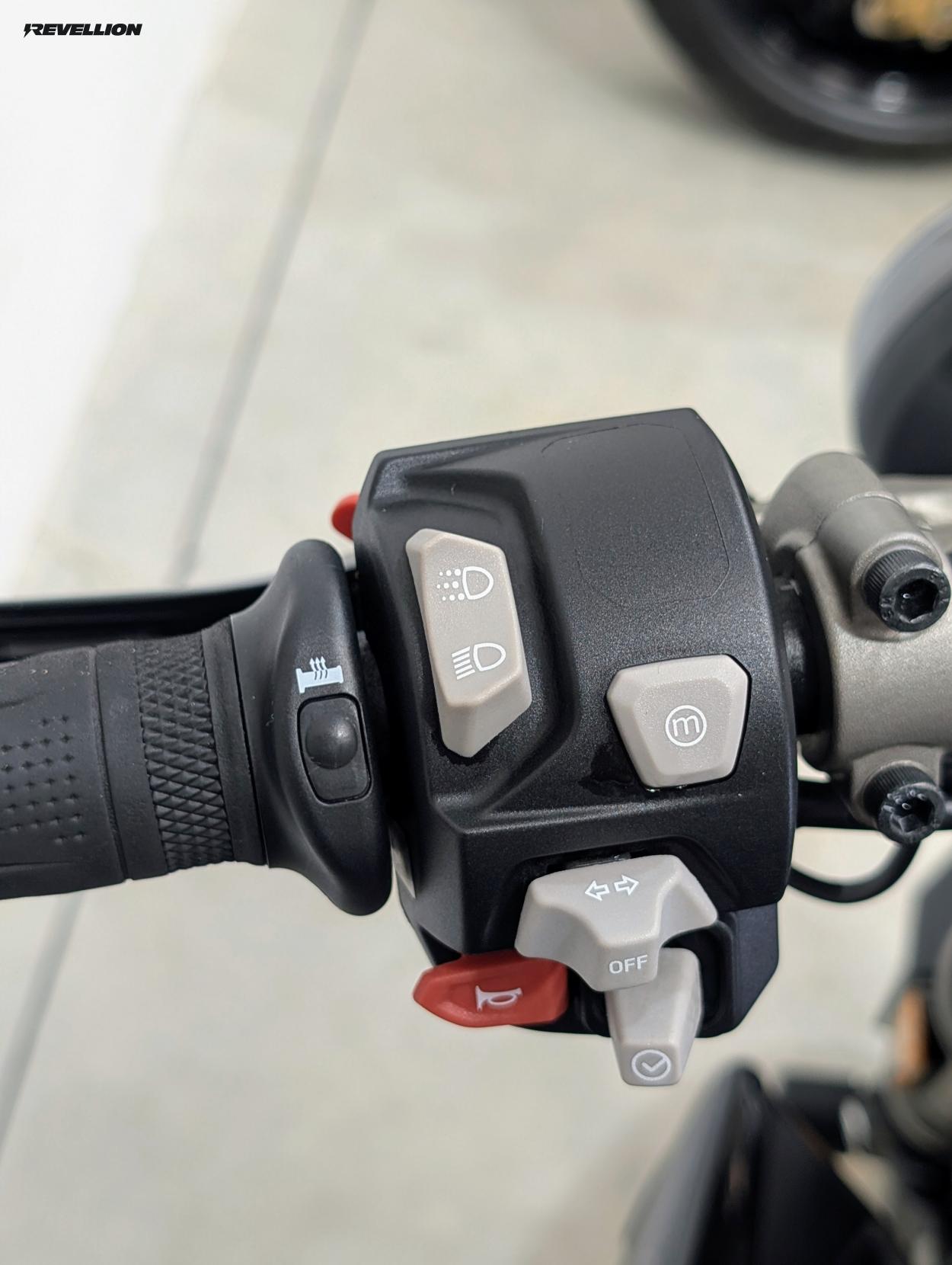 Triumph Street Triple 765 765 RS Naked Petrol Manual X-ring Euro 5 (124 ps)