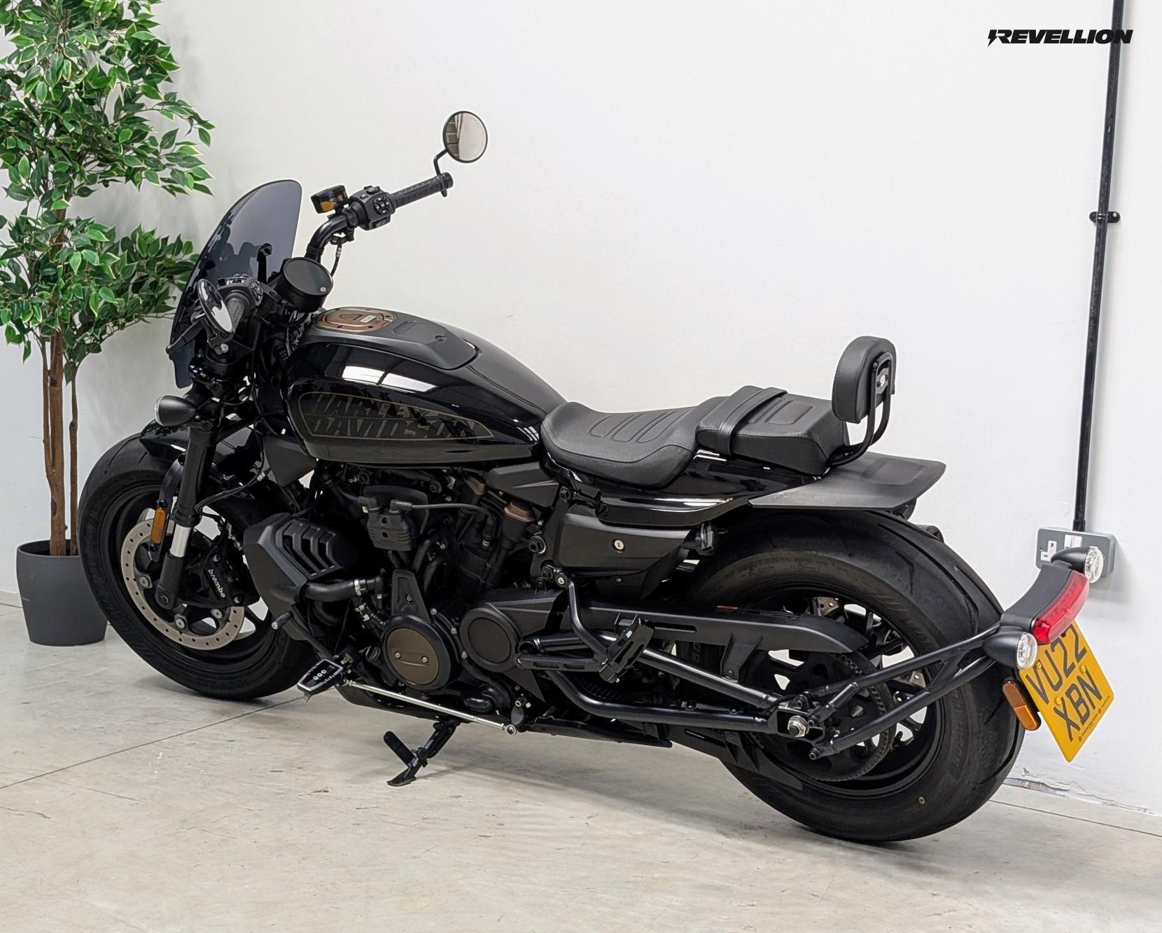 Harley-Davidson Sportster 1250 Sportster S Custom Cruiser Petrol Manual Euro 5 (122 ps)