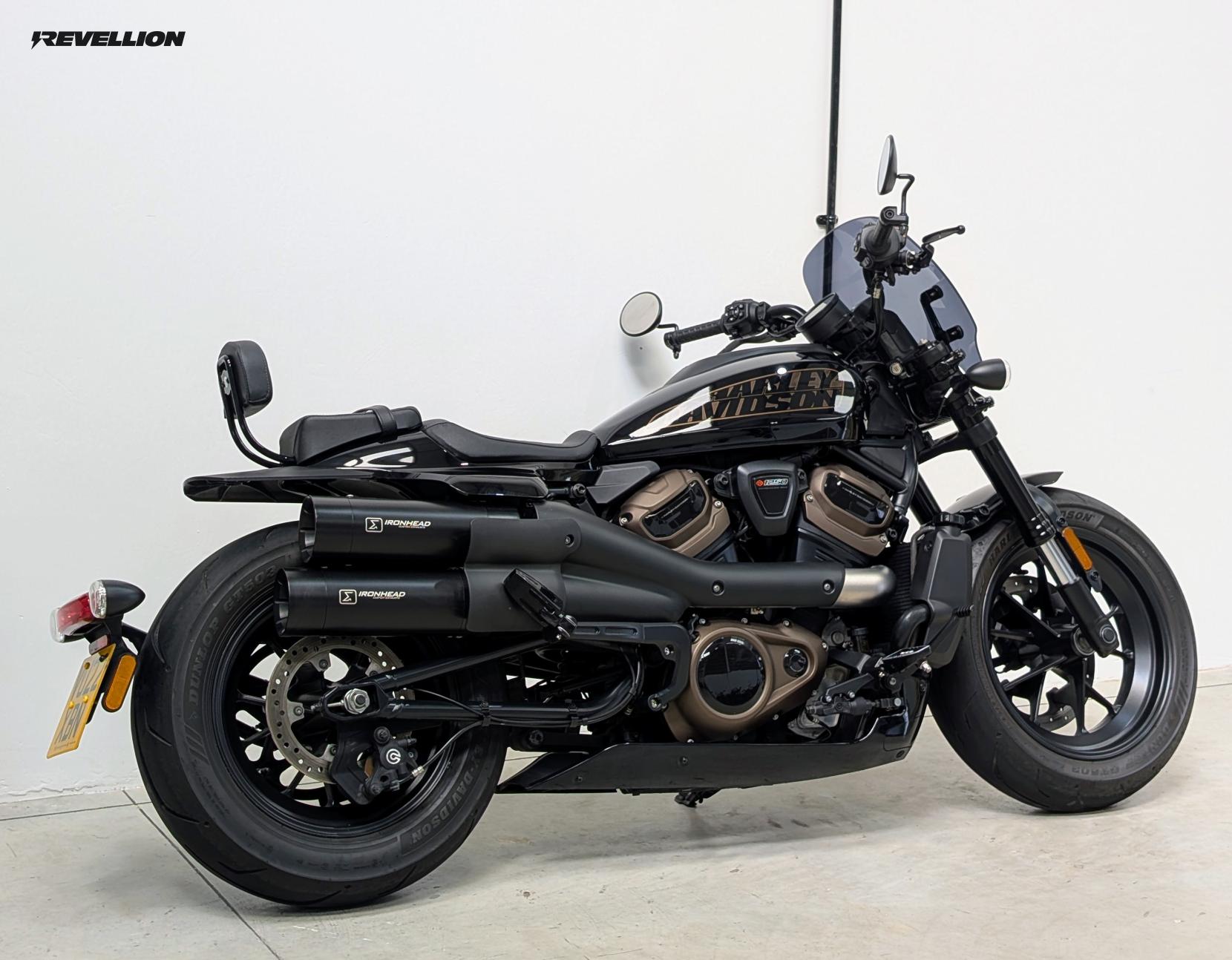 Harley-Davidson Sportster 1250 Sportster S Custom Cruiser Petrol Manual Euro 5 (122 ps)