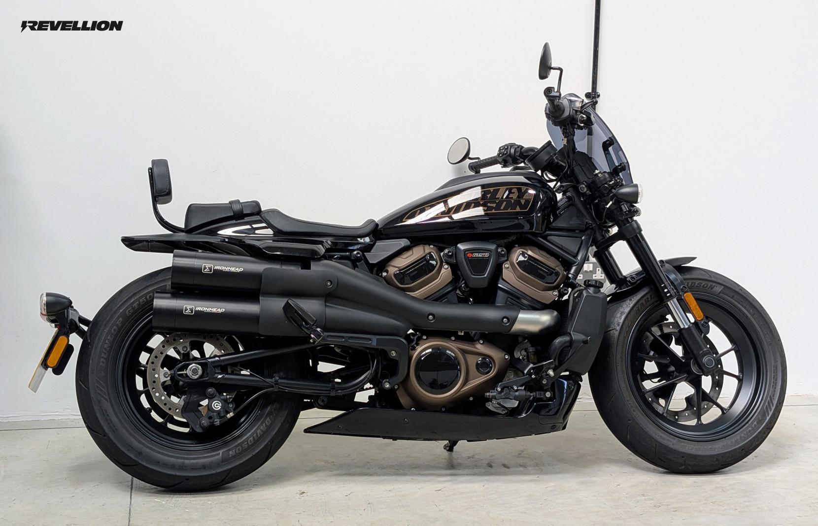 Harley-Davidson Sportster 1250 Sportster S Custom Cruiser Petrol Manual Euro 5 (122 ps)