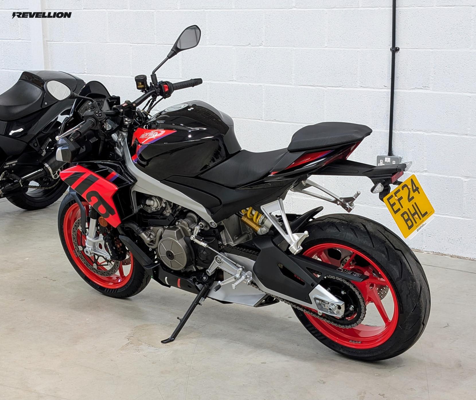 Aprilia Tuono 660 660 Factory Naked Petrol Manual Euro 5 (100 ps)