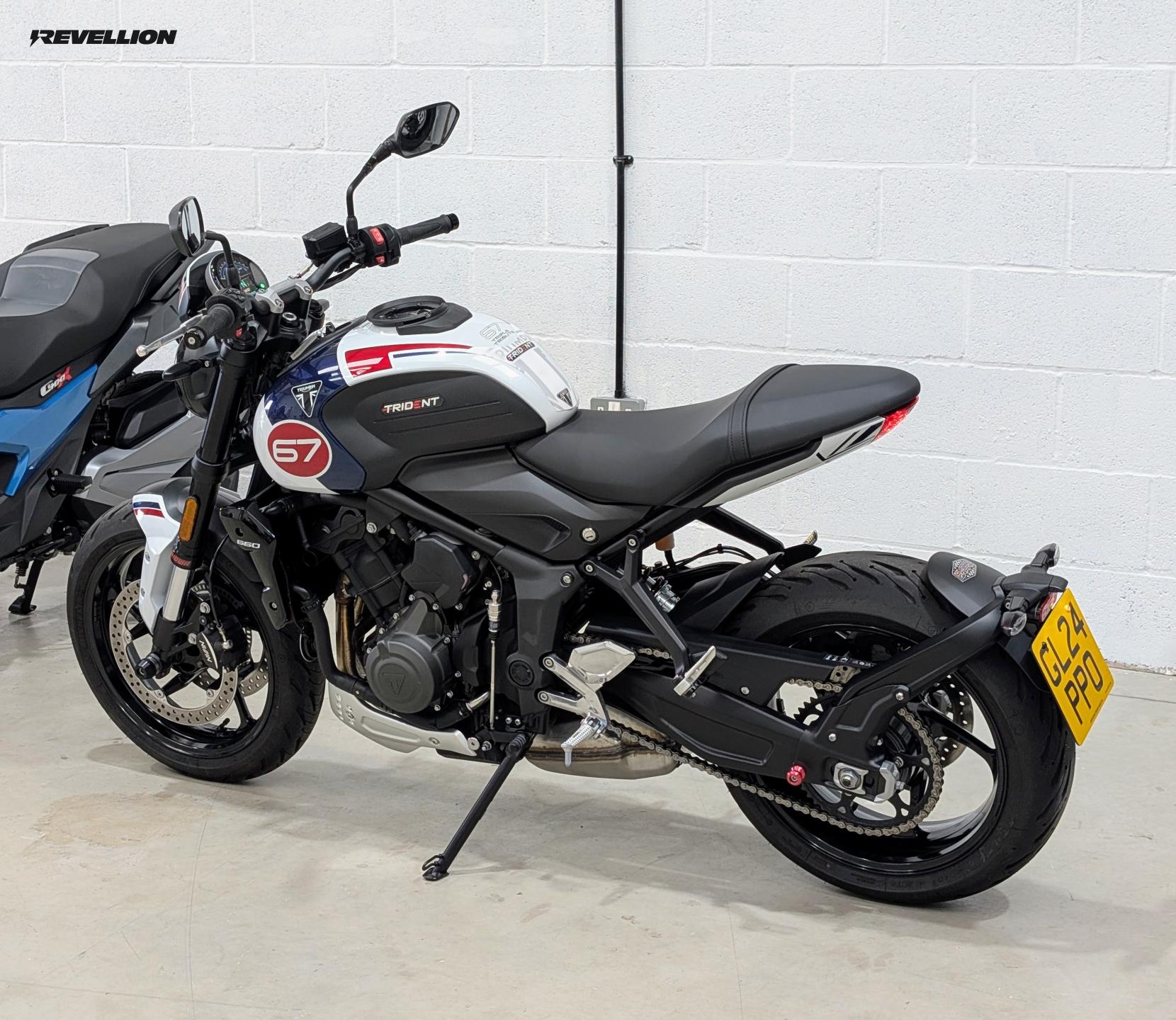 Triumph Trident 660 660 Triple Tribute Edition Roadster/Retro Petrol Manual X-Ring Euro 5 (82 ps)