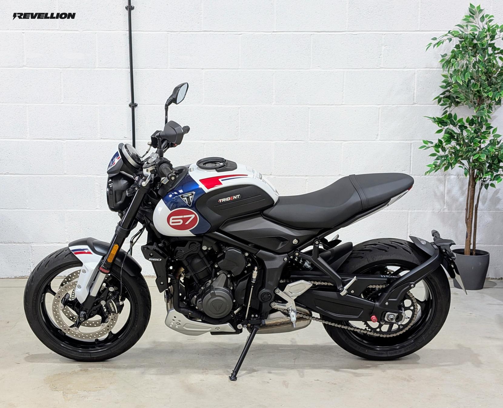 Triumph Trident 660 660 Triple Tribute Edition Roadster/Retro Petrol Manual X-Ring Euro 5 (82 ps)