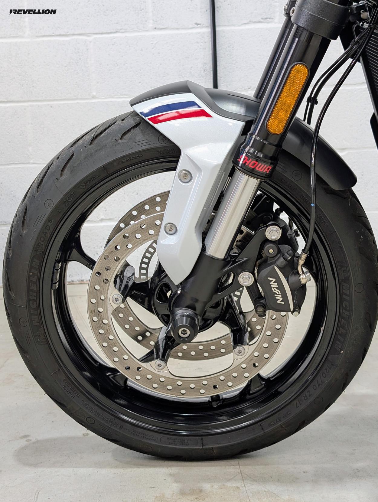 Triumph Trident 660 660 Triple Tribute Edition Roadster/Retro Petrol Manual X-Ring Euro 5 (82 ps)