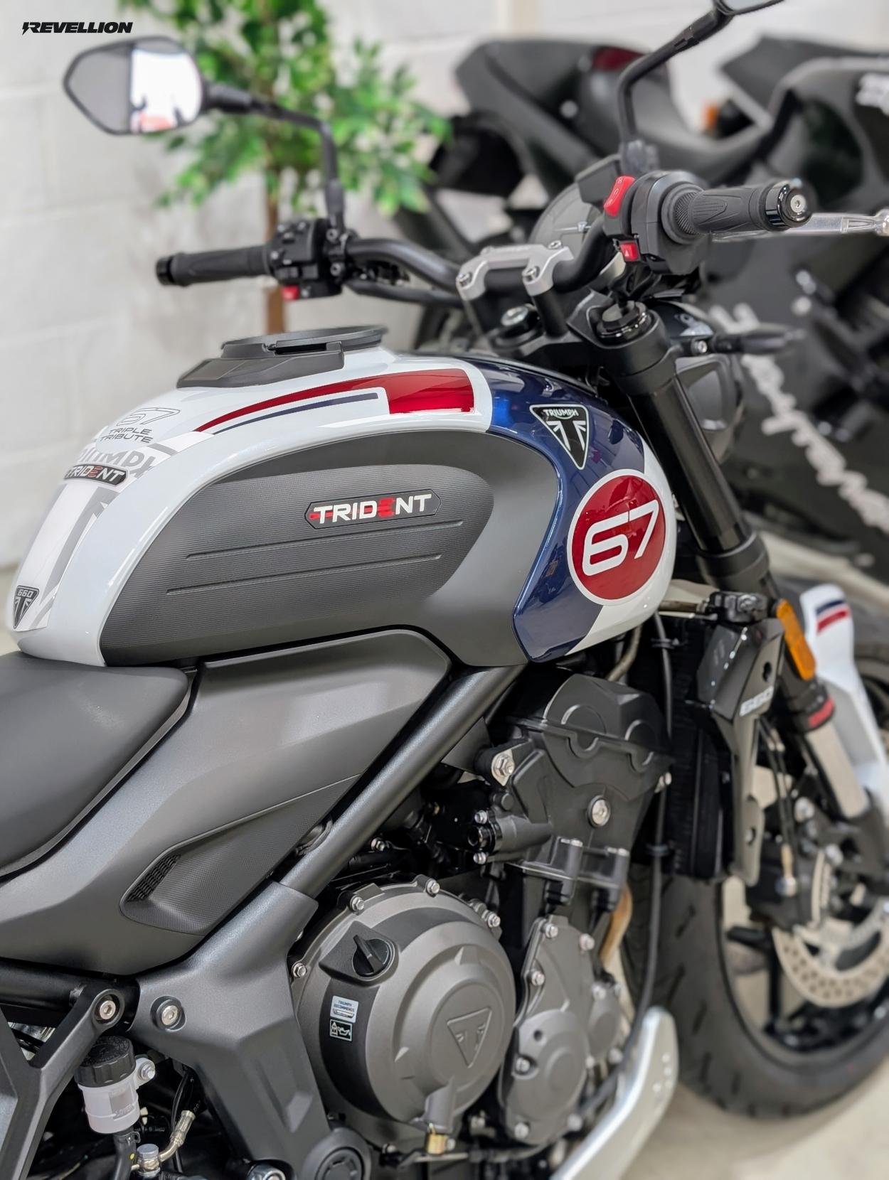 Triumph Trident 660 660 Triple Tribute Edition Roadster/Retro Petrol Manual X-Ring Euro 5 (82 ps)