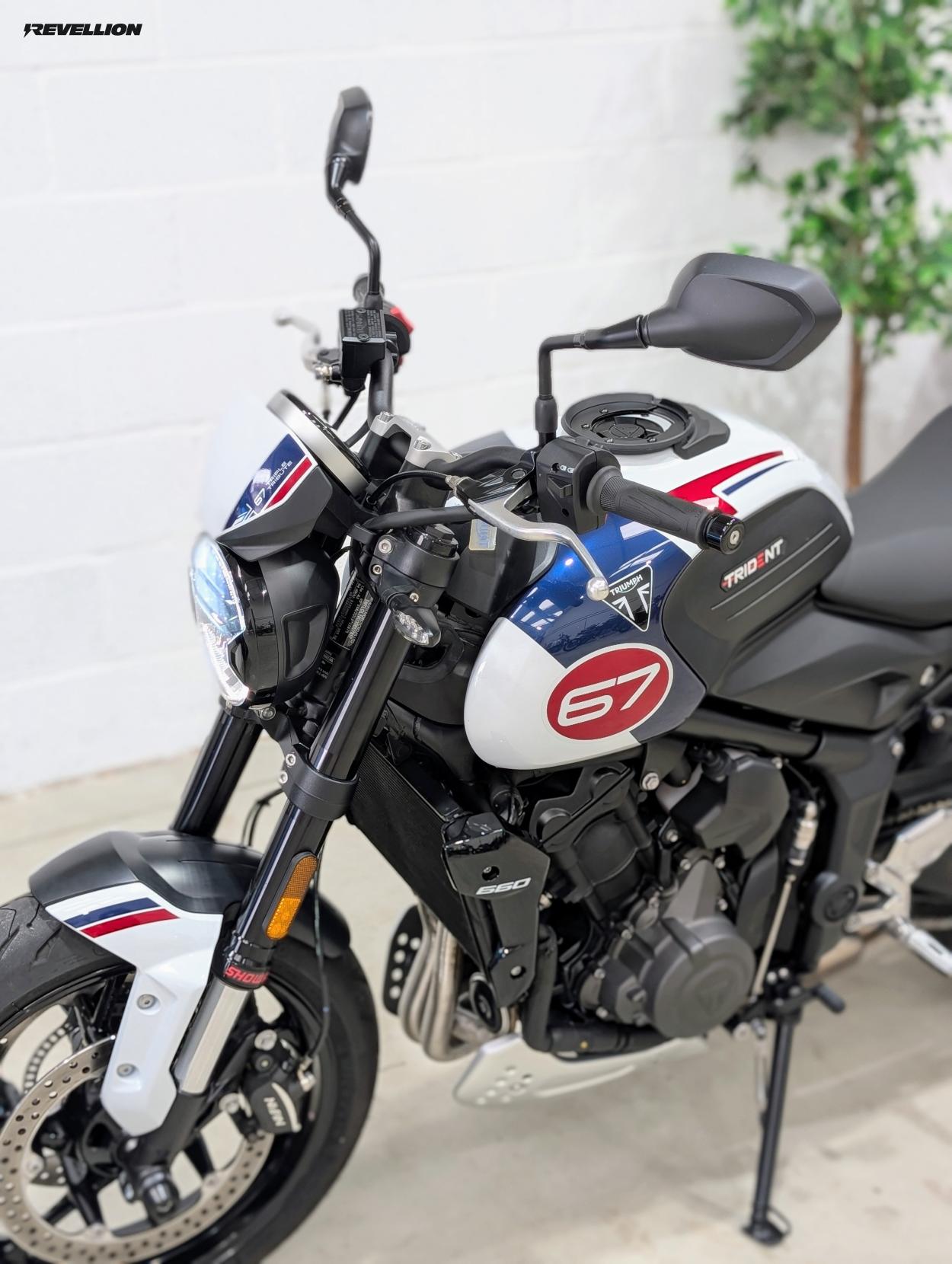 Triumph Trident 660 660 Triple Tribute Edition Roadster/Retro Petrol Manual X-Ring Euro 5 (82 ps)