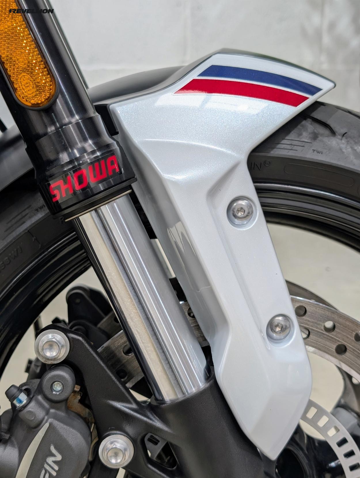 Triumph Trident 660 660 Triple Tribute Edition Roadster/Retro Petrol Manual X-Ring Euro 5 (82 ps)
