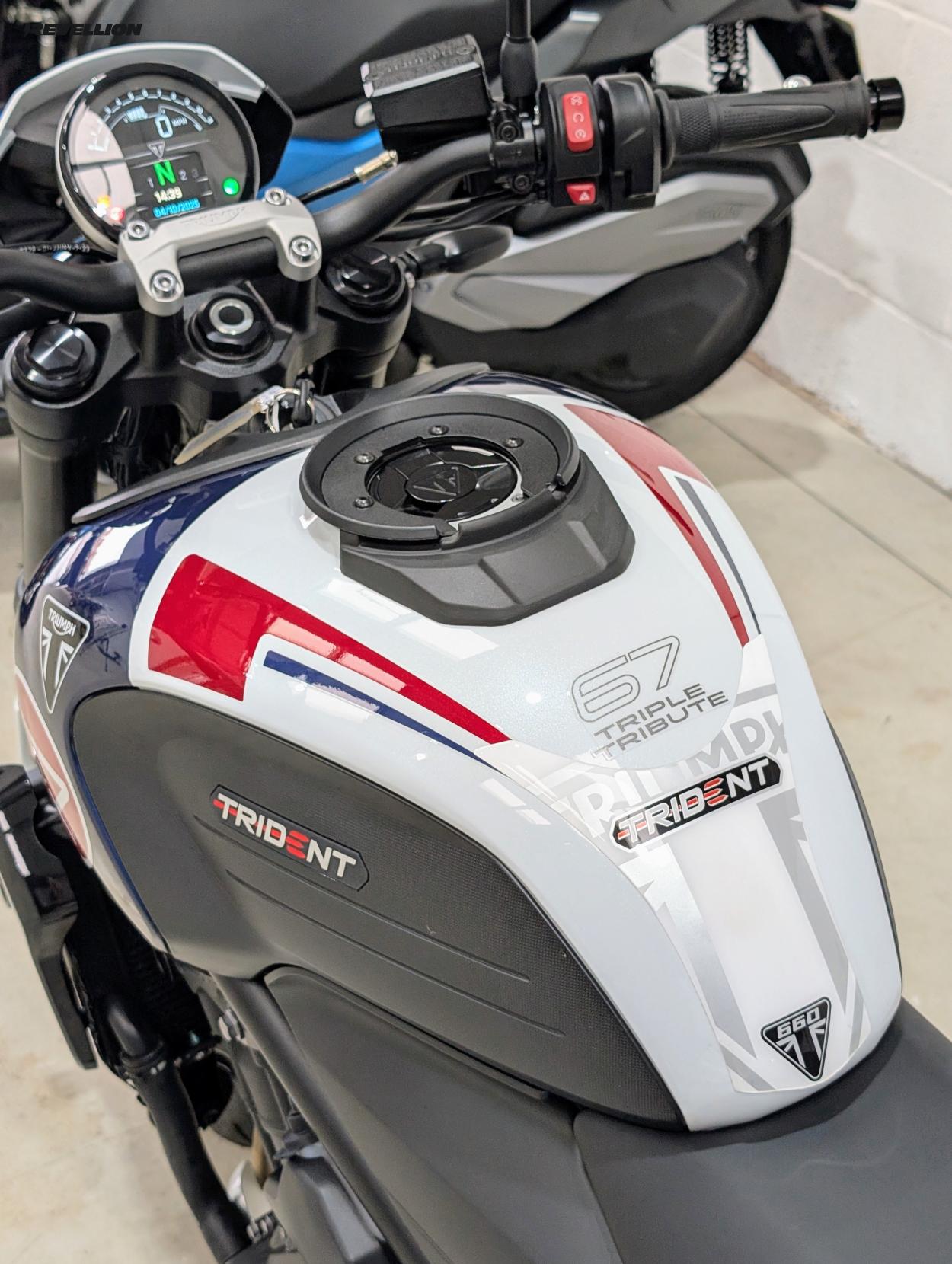 Triumph Trident 660 660 Triple Tribute Edition Roadster/Retro Petrol Manual X-Ring Euro 5 (82 ps)