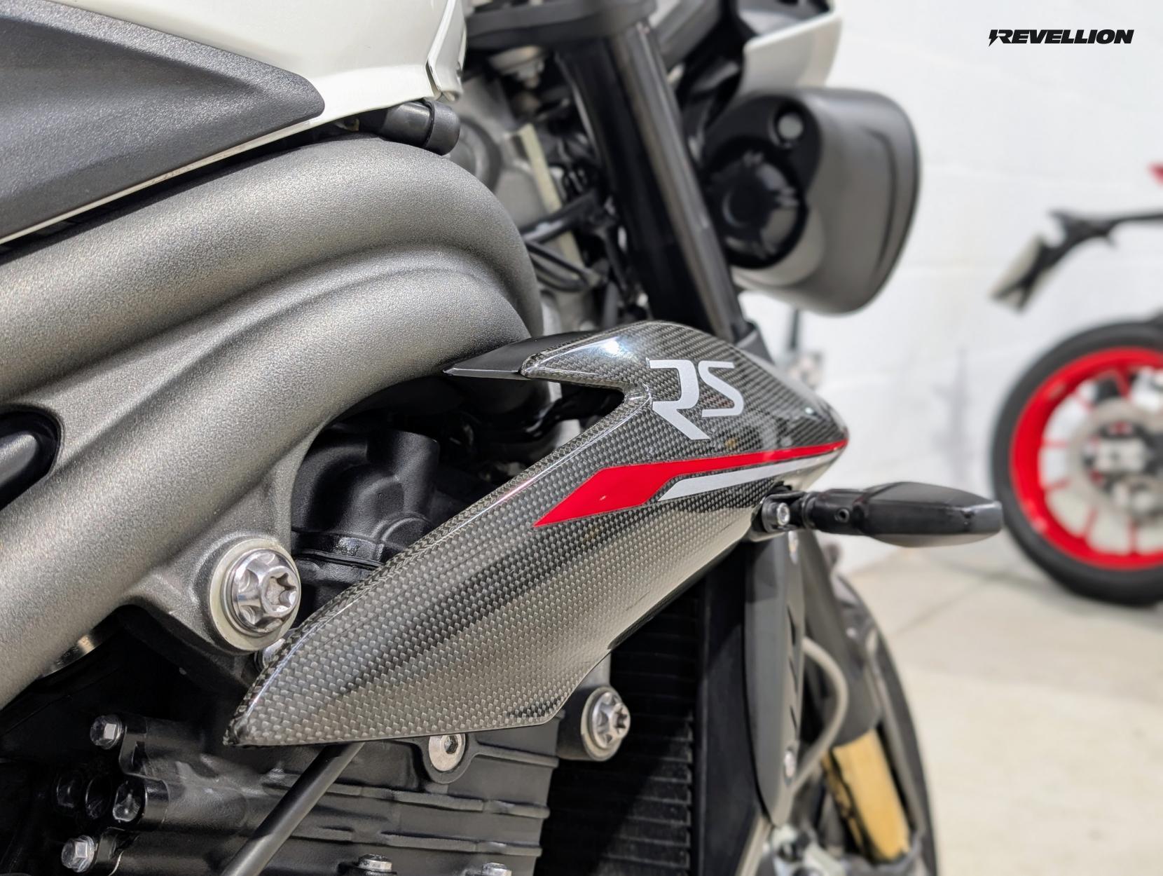 Triumph Speed Triple 1050 1050 RS Naked Petrol Manual Euro 4 (150 ps)