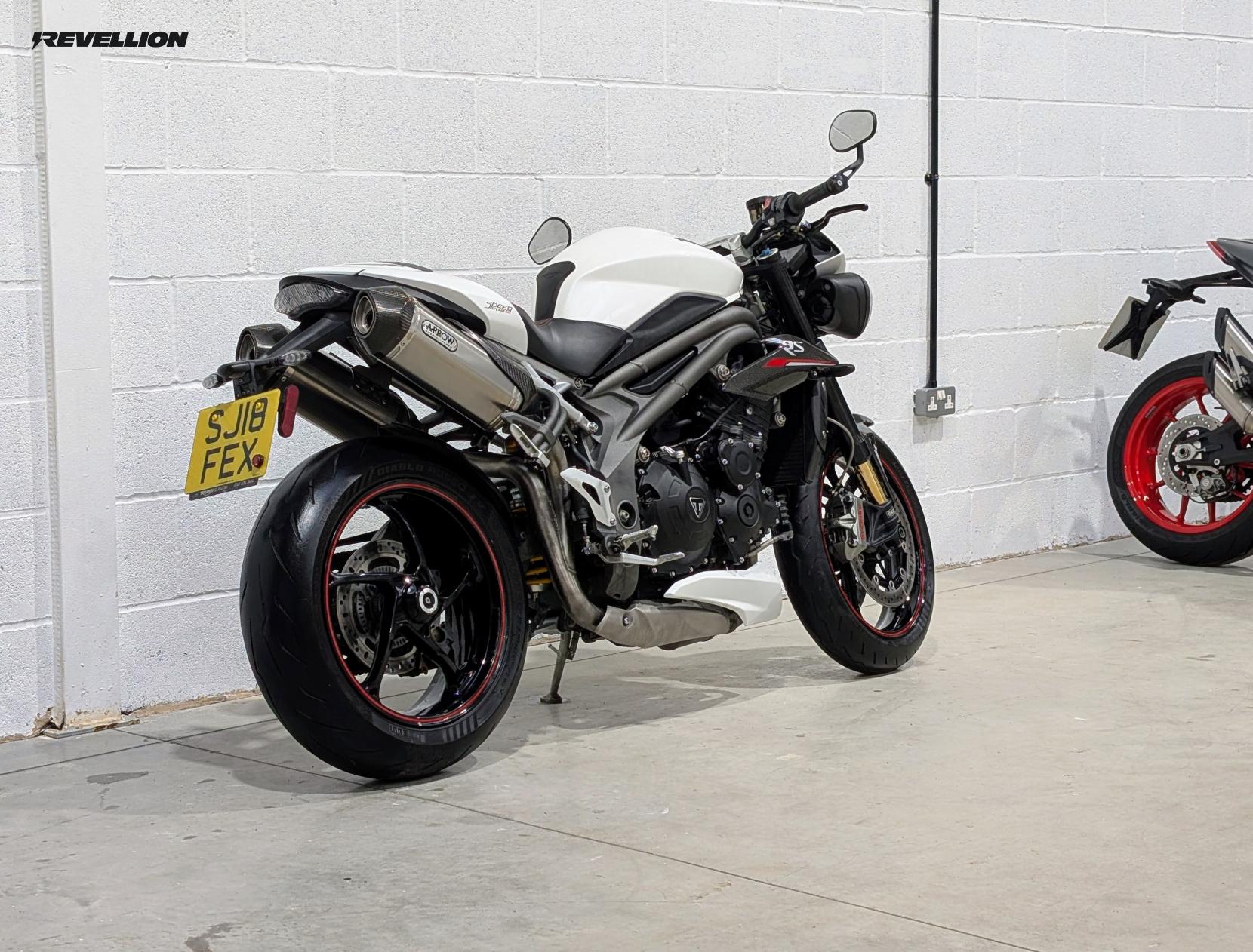 Triumph Speed Triple 1050 1050 RS Naked Petrol Manual Euro 4 (150 ps)
