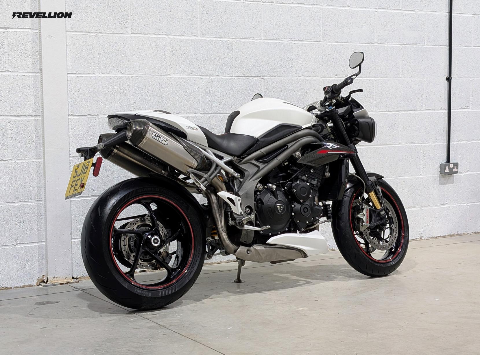 Triumph Speed Triple 1050 1050 RS Naked Petrol Manual Euro 4 (150 ps)