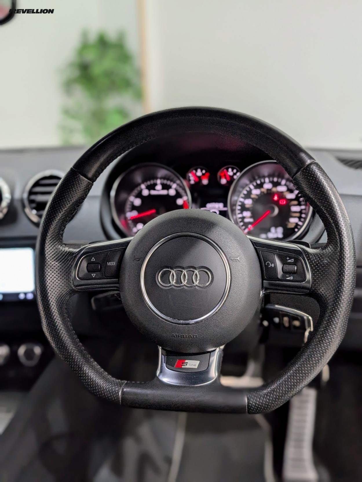 Audi TT 2.0 TFSI Black Edition Coupe 3dr Petrol S Tronic quattro Euro 5 (s/s) (211 ps)
