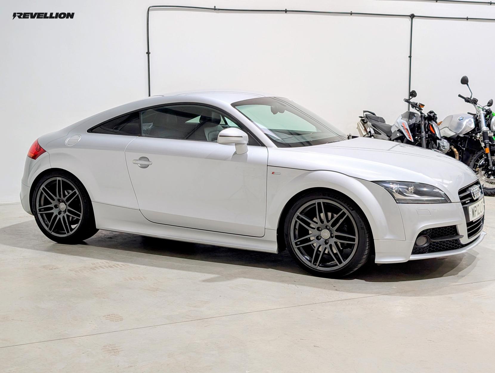 Audi TT 2.0 TFSI Black Edition Coupe 3dr Petrol S Tronic quattro Euro 5 (s/s) (211 ps)