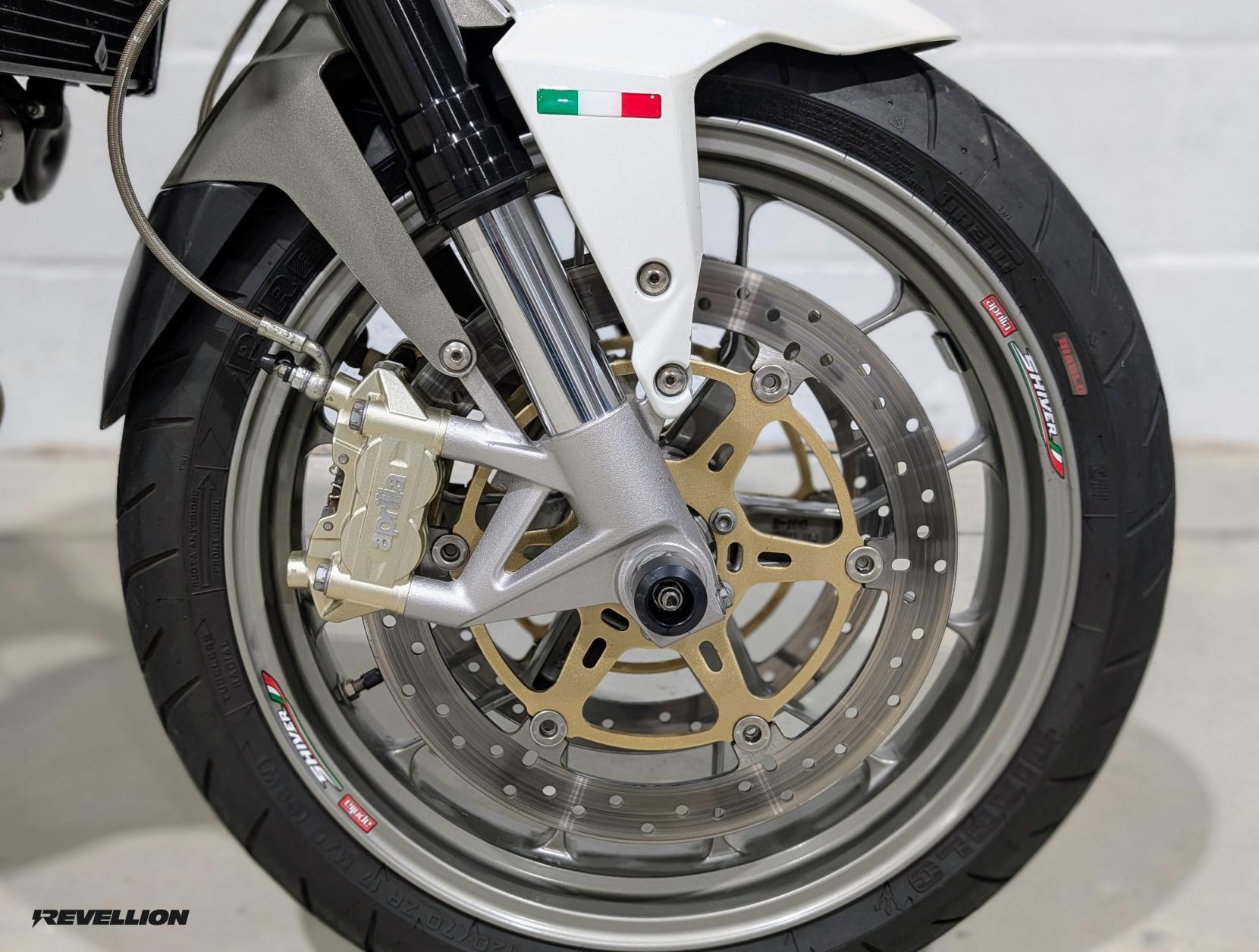 Aprilia Shiver 750 17 SL Naked Petrol Manual (93 ps)