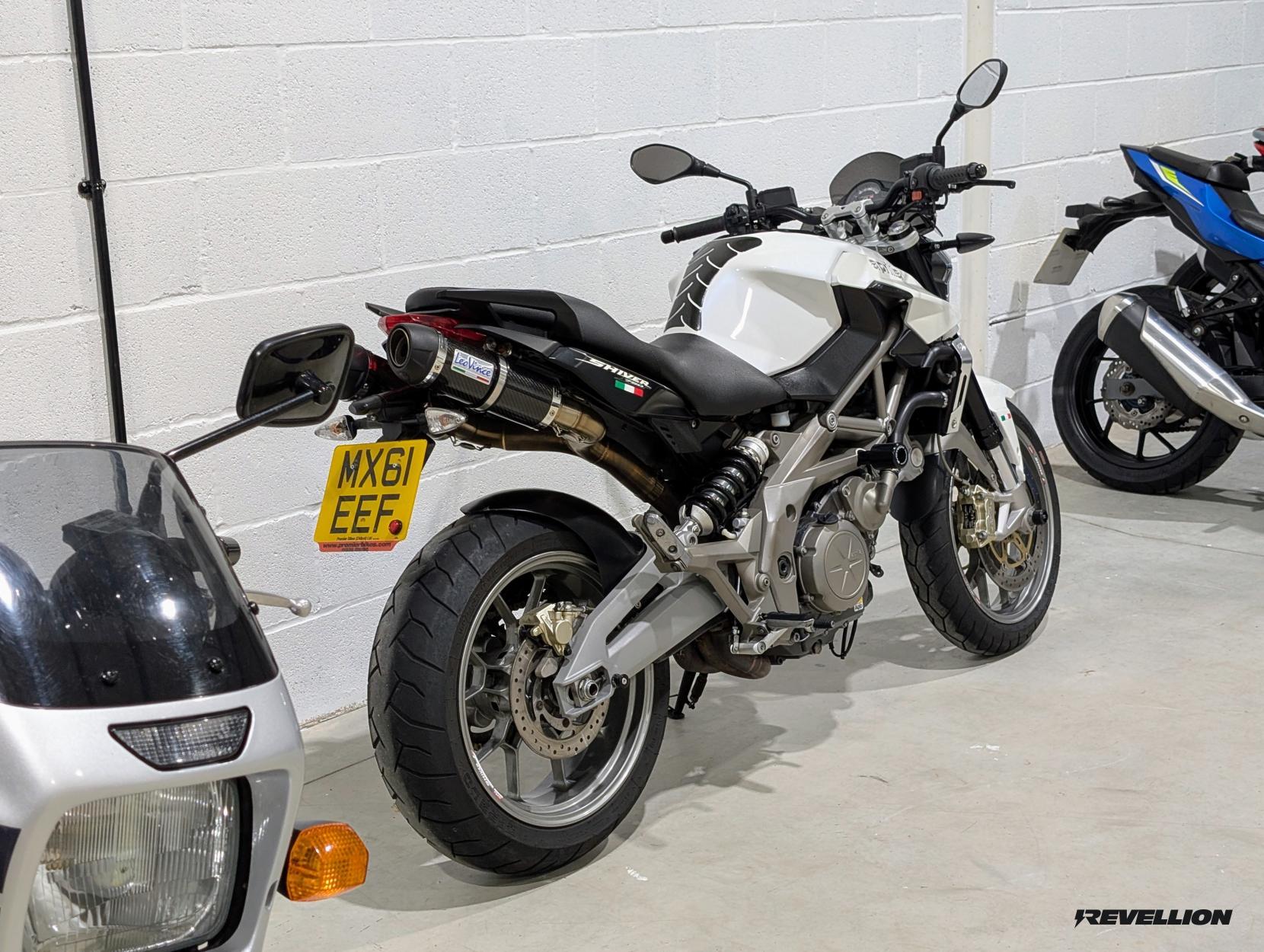 Aprilia Shiver 750 17 SL Naked Petrol Manual (93 ps)