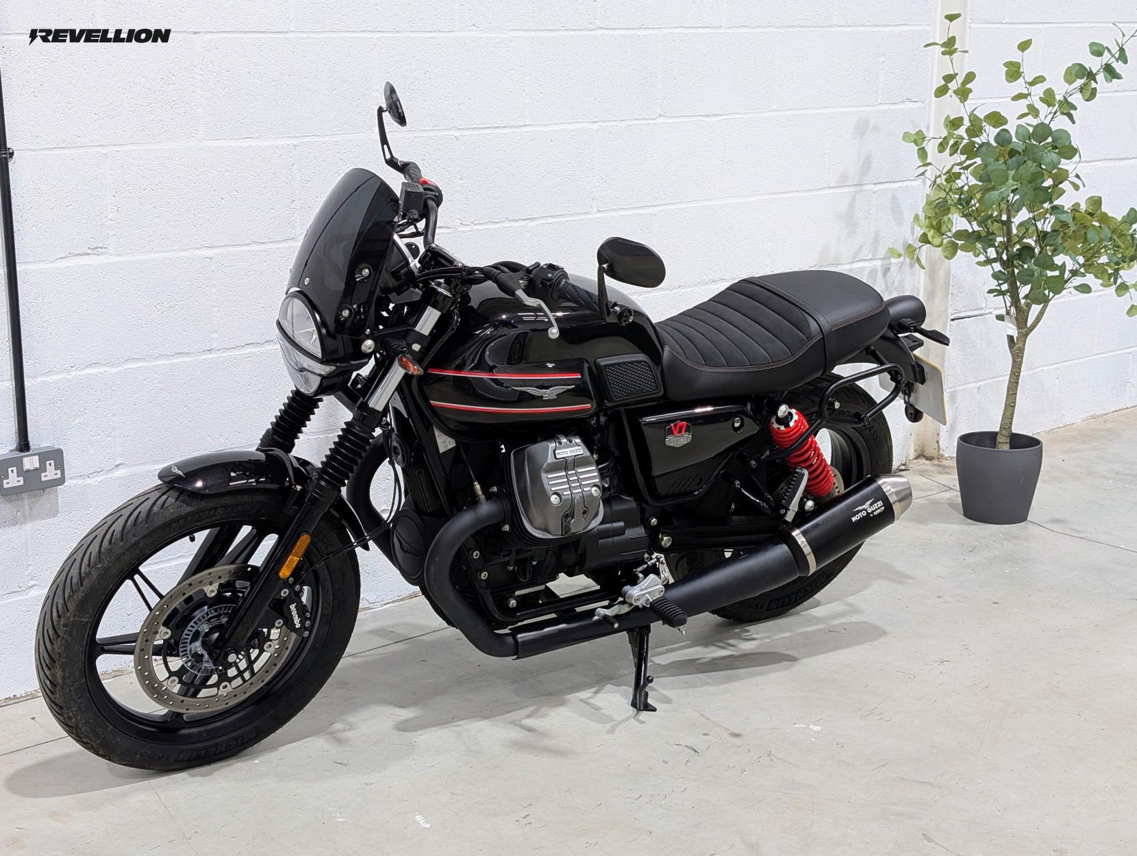 Moto Guzzi V7 853 Stone Special Edition Roadster/Retro Petrol Manual Euro 5 (66 ps)