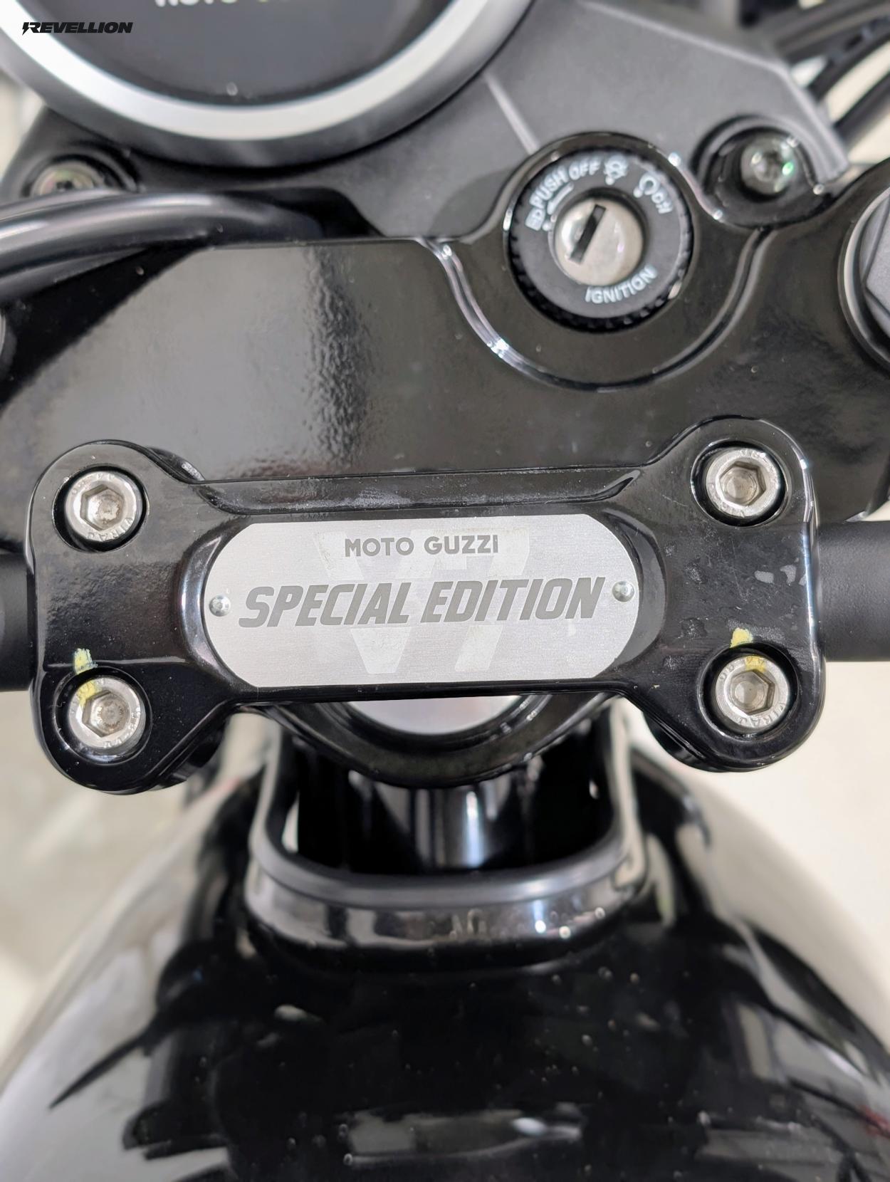 Moto Guzzi V7 853 Stone Special Edition Roadster/Retro Petrol Manual Euro 5 (66 ps)