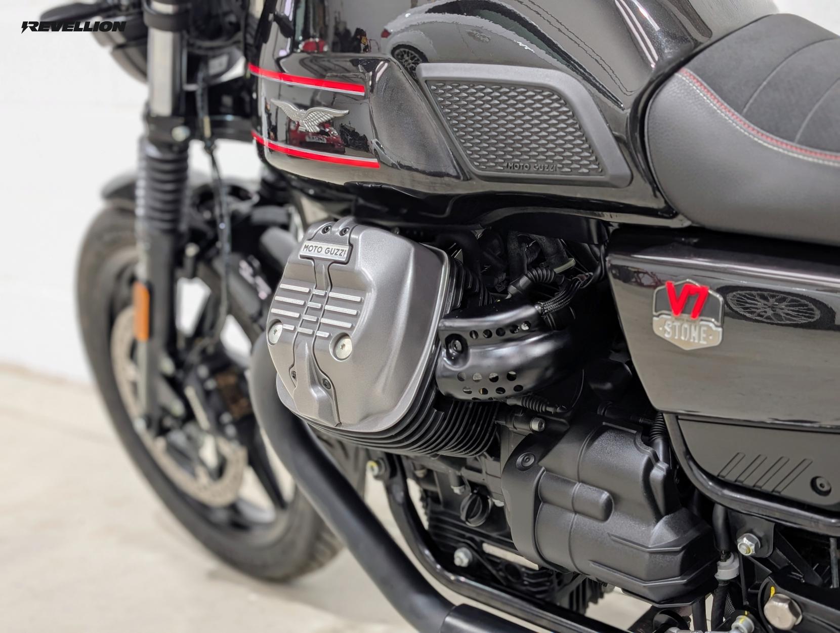 Moto Guzzi V7 853 Stone Special Edition Roadster/Retro Petrol Manual Euro 5 (66 ps)