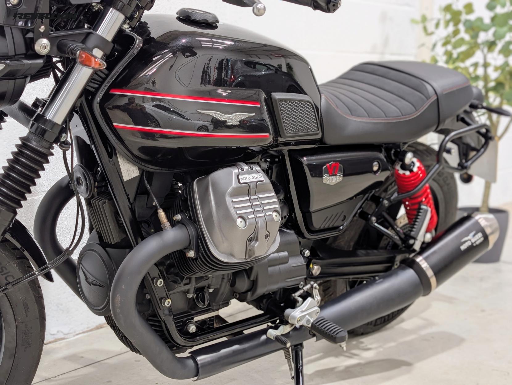 Moto Guzzi V7 853 Stone Special Edition Roadster/Retro Petrol Manual Euro 5 (66 ps)