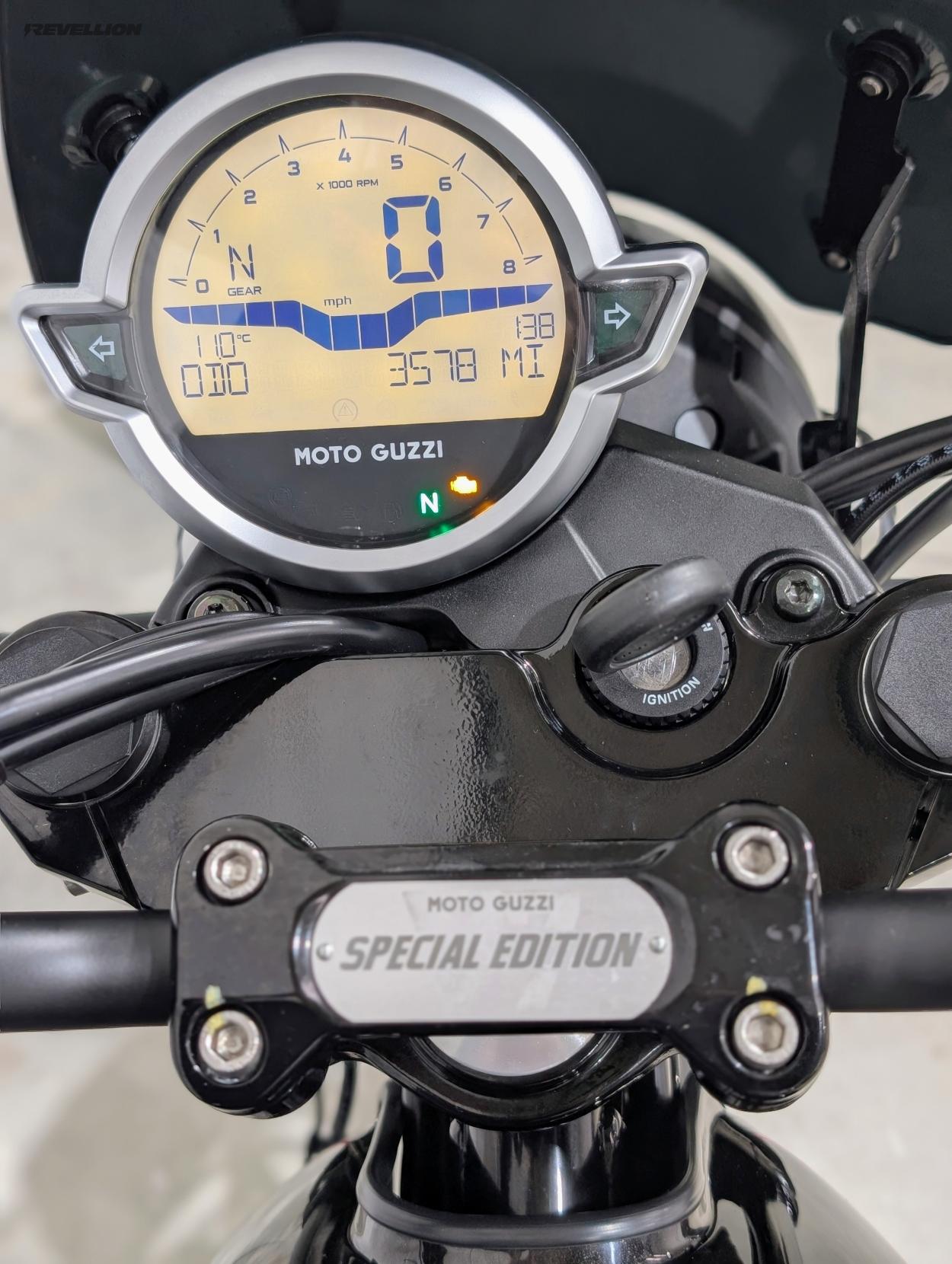 Moto Guzzi V7 853 Stone Special Edition Roadster/Retro Petrol Manual Euro 5 (66 ps)