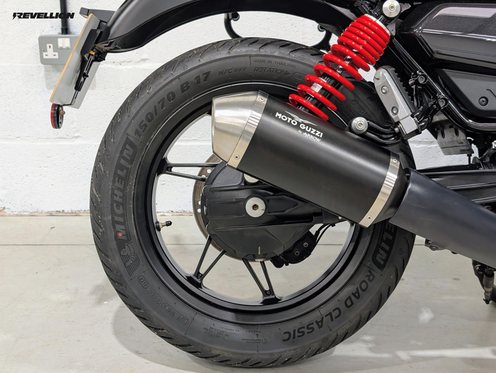 Moto Guzzi V7 853 Stone Special Edition Roadster/Retro Petrol Manual Euro 5 (66 ps)