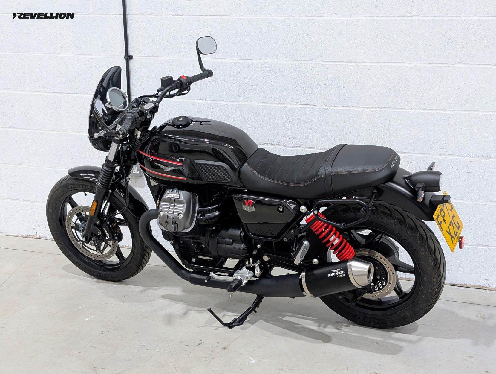 Moto Guzzi V7 853 Stone Special Edition Roadster/Retro Petrol Manual Euro 5 (66 ps)