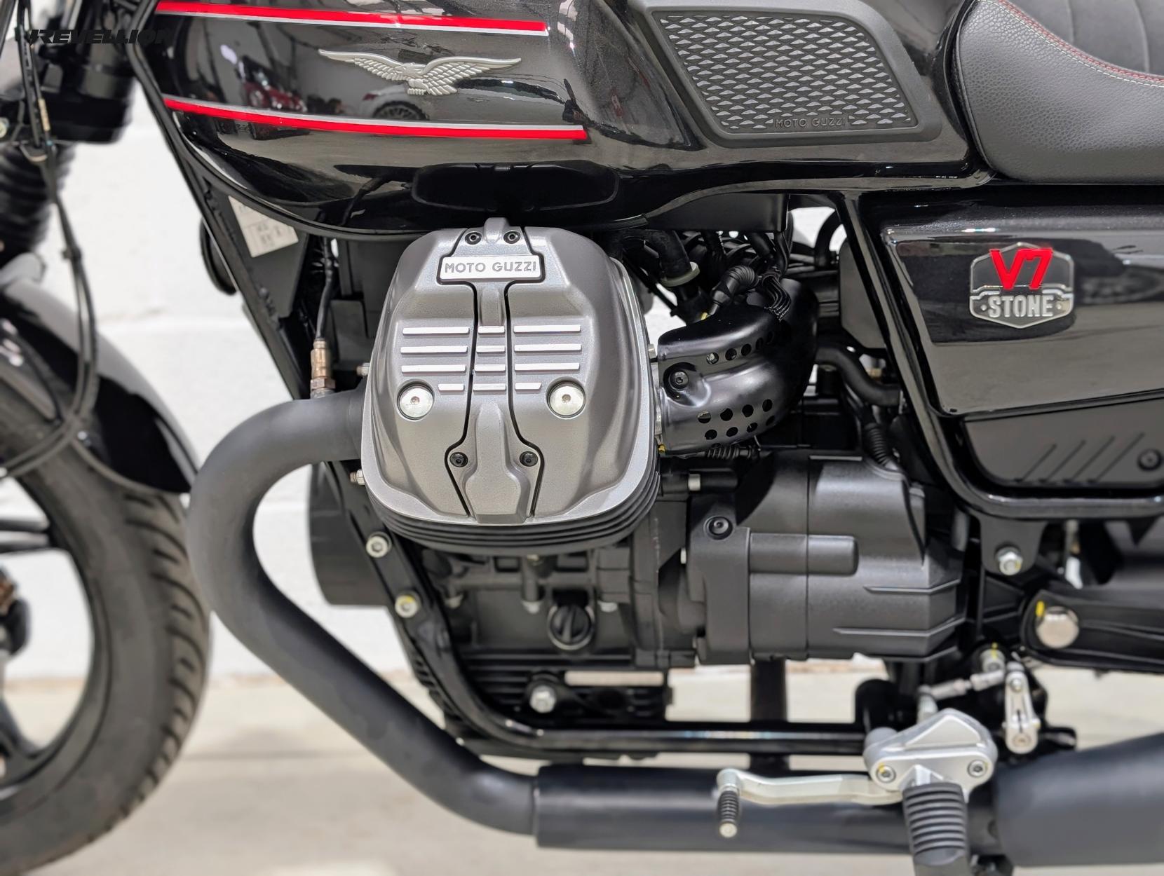 Moto Guzzi V7 853 Stone Special Edition Roadster/Retro Petrol Manual Euro 5 (66 ps)