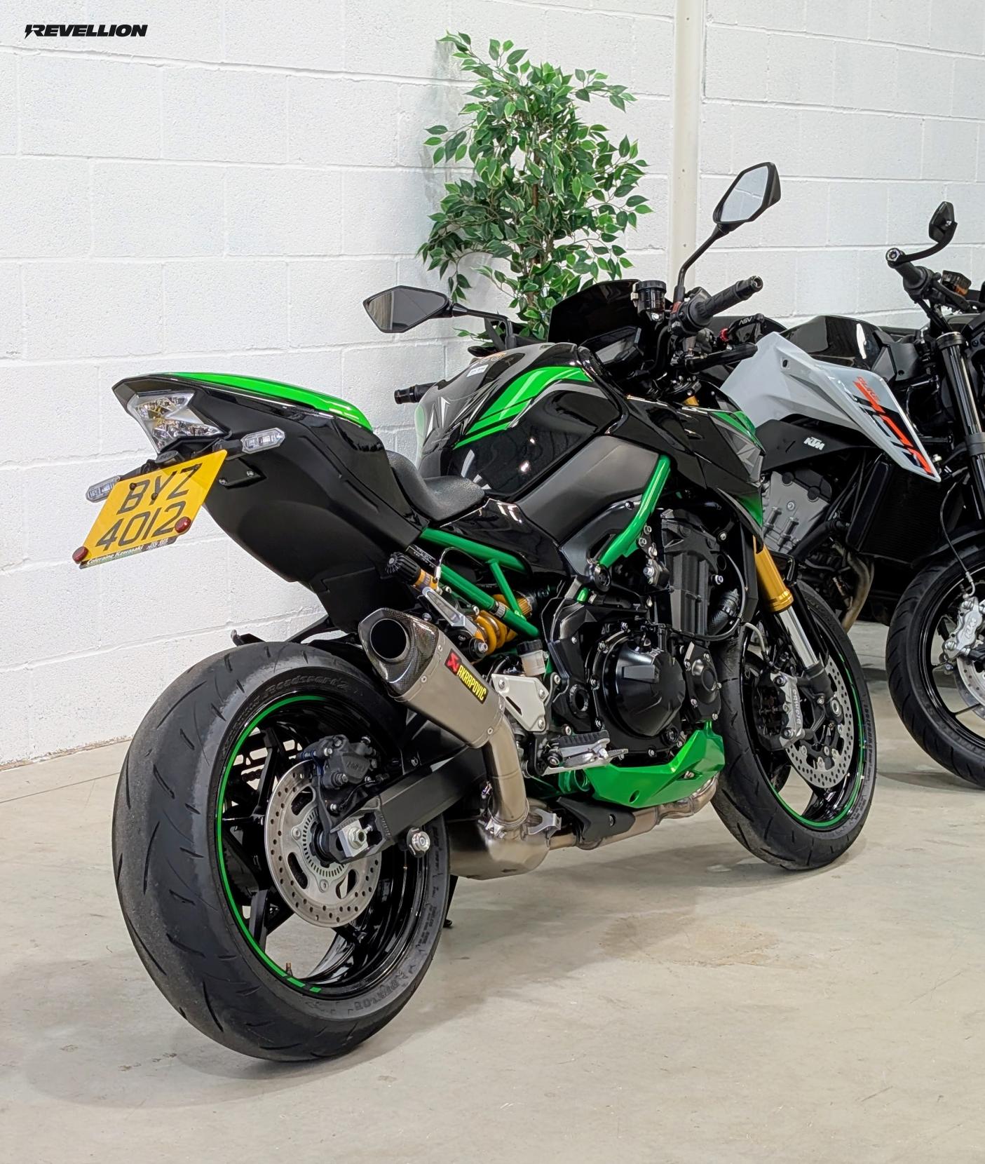 Kawasaki Z900 900 SE Supernaked Petrol Manual Euro 5 (125 ps)