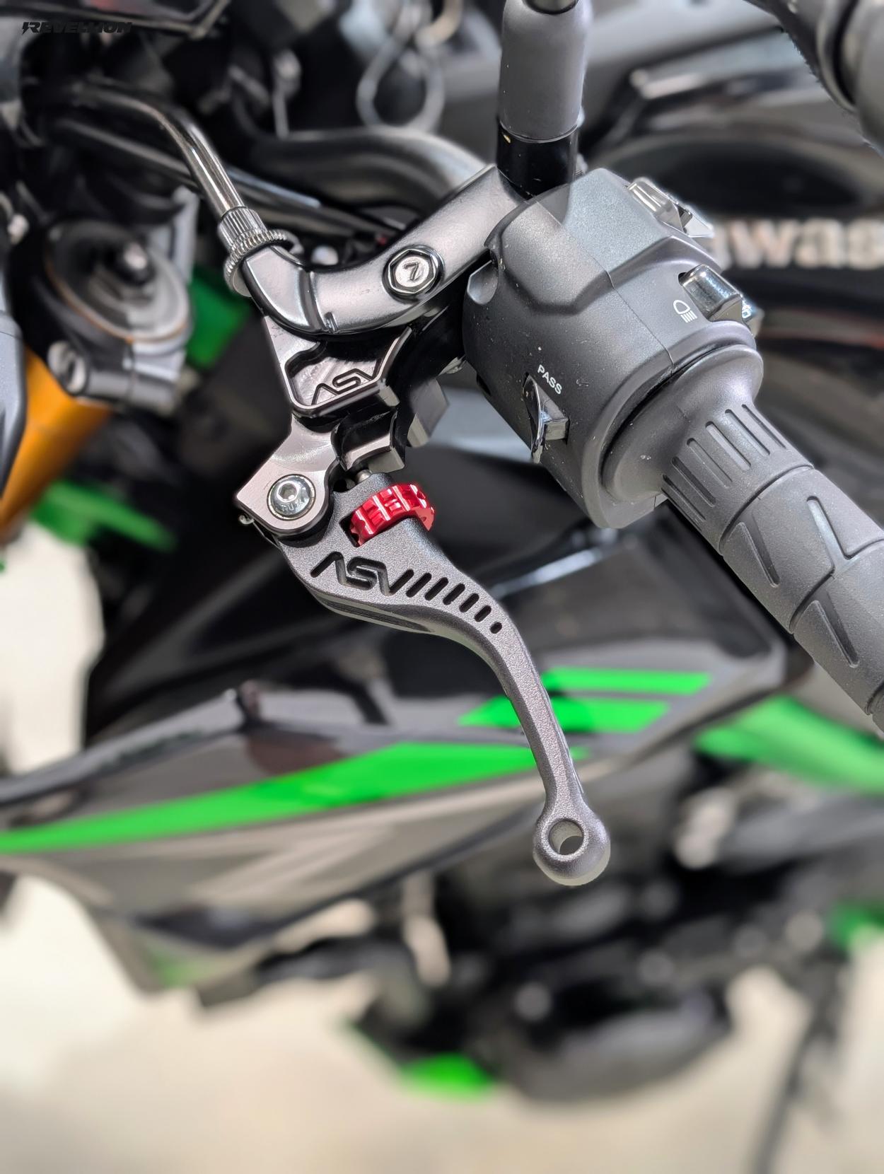 Kawasaki Z900 900 SE Supernaked Petrol Manual Euro 5 (125 ps)