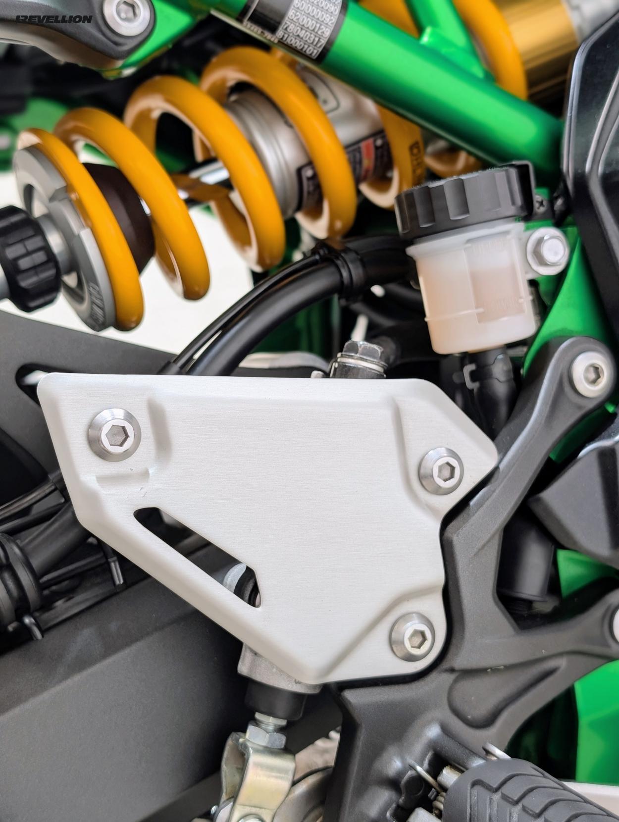 Kawasaki Z900 900 SE Supernaked Petrol Manual Euro 5 (125 ps)