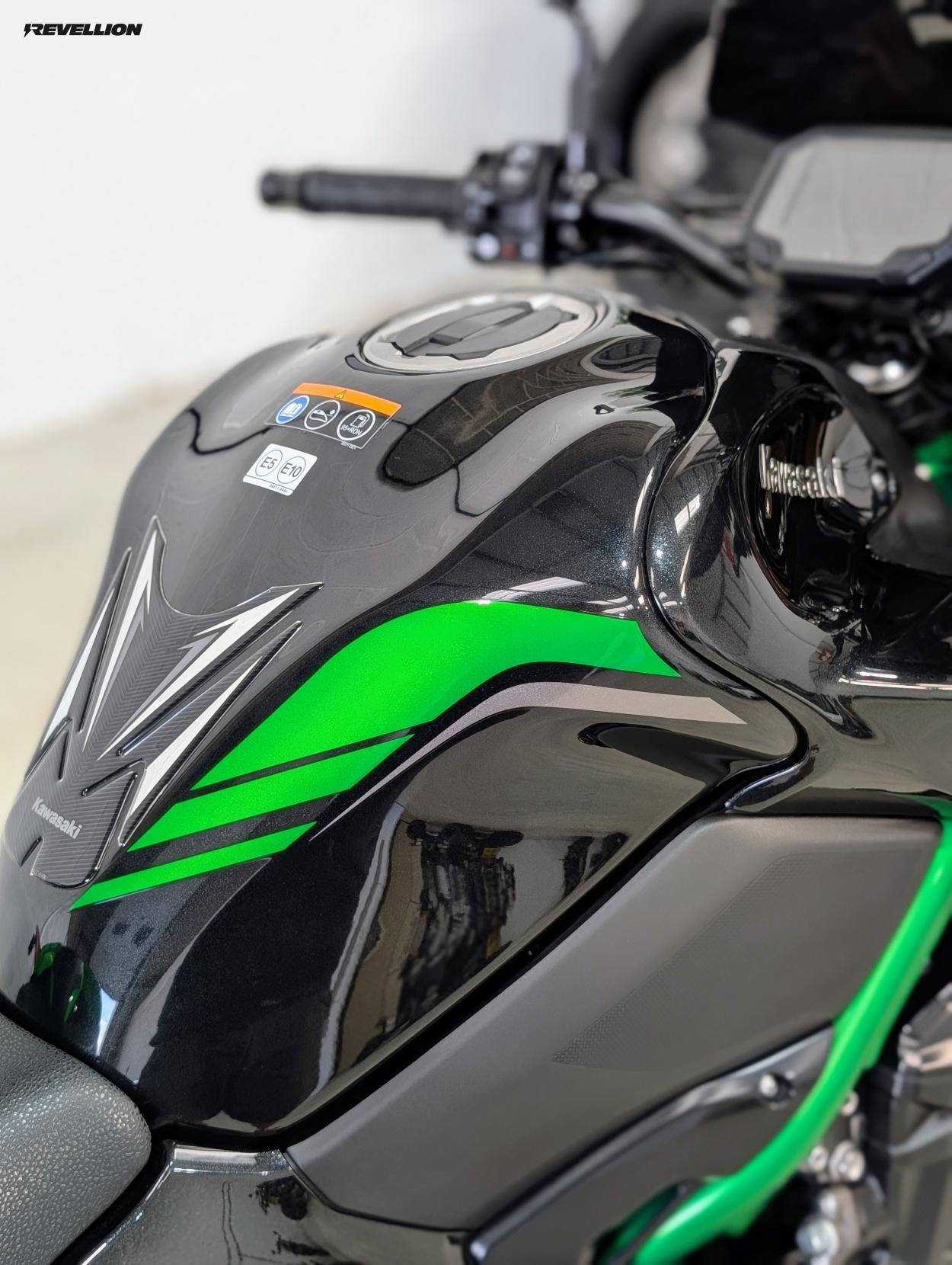 Kawasaki Z900 900 SE Supernaked Petrol Manual Euro 5 (125 ps)