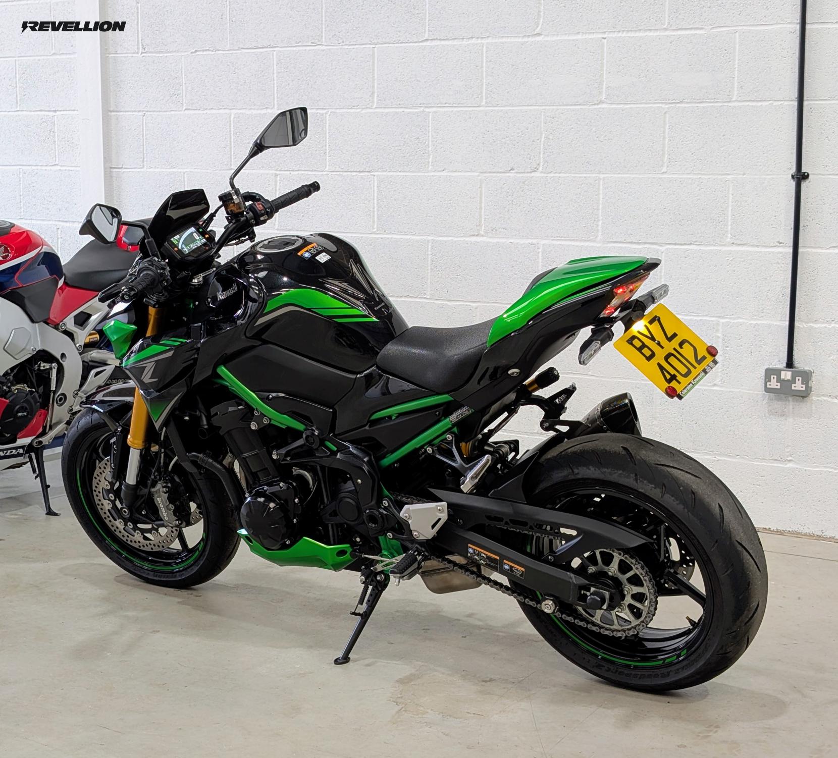 Kawasaki Z900 900 SE Supernaked Petrol Manual Euro 5 (125 ps)