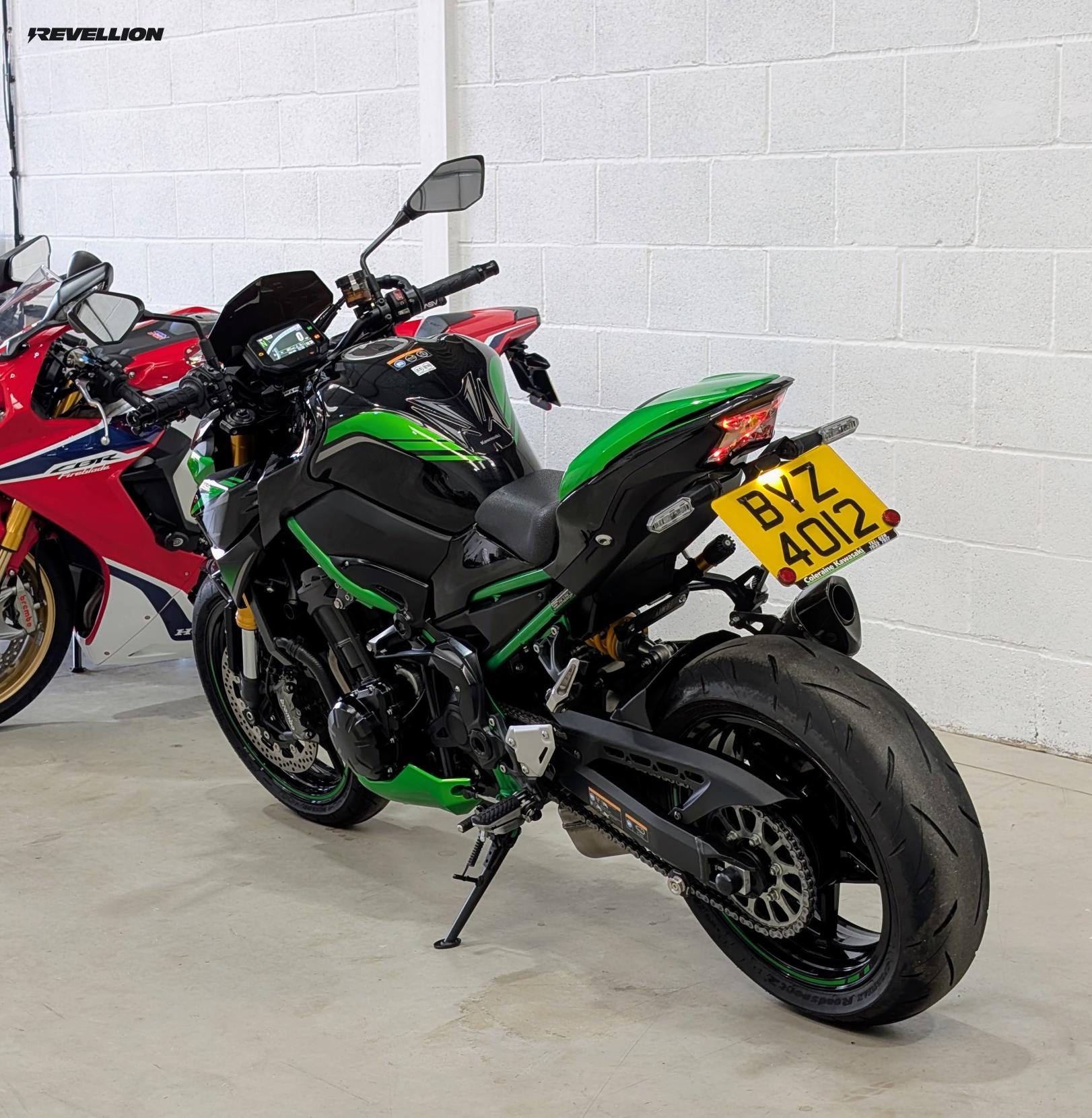 Kawasaki Z900 900 SE Supernaked Petrol Manual Euro 5 (125 ps)