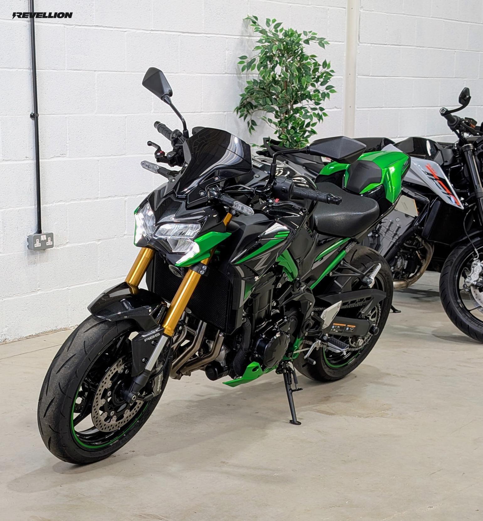Kawasaki Z900 900 SE Supernaked Petrol Manual Euro 5 (125 ps)