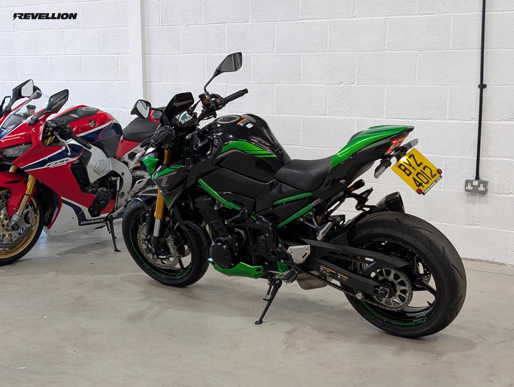 Kawasaki Z900 900 SE Supernaked Petrol Manual Euro 5 (125 ps)
