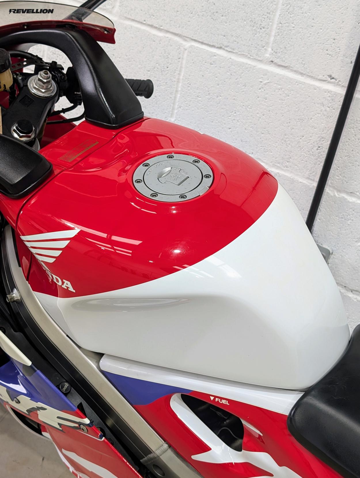 Honda RVF400 400 NC35