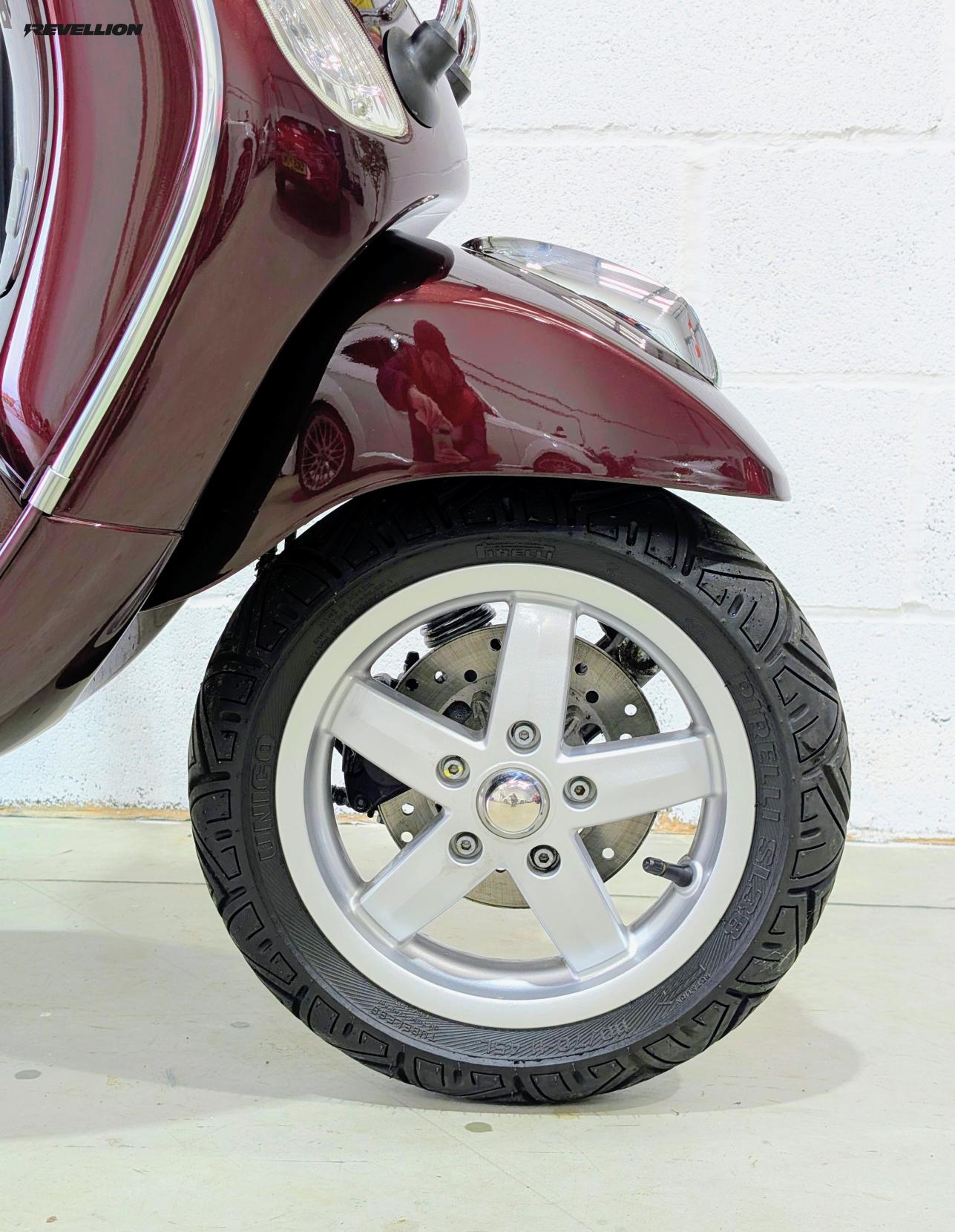 Piaggio LXV 125 ie  125 VIE DELLA MODA