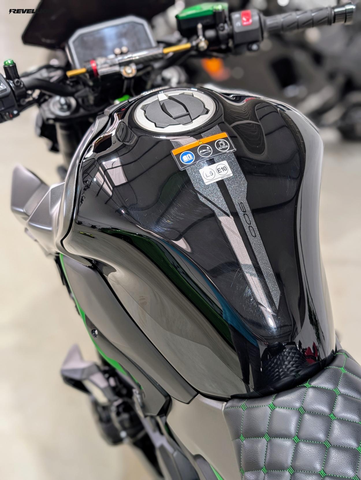 Kawasaki Z900 900 Supernaked Petrol Manual Euro 5 (125 ps)