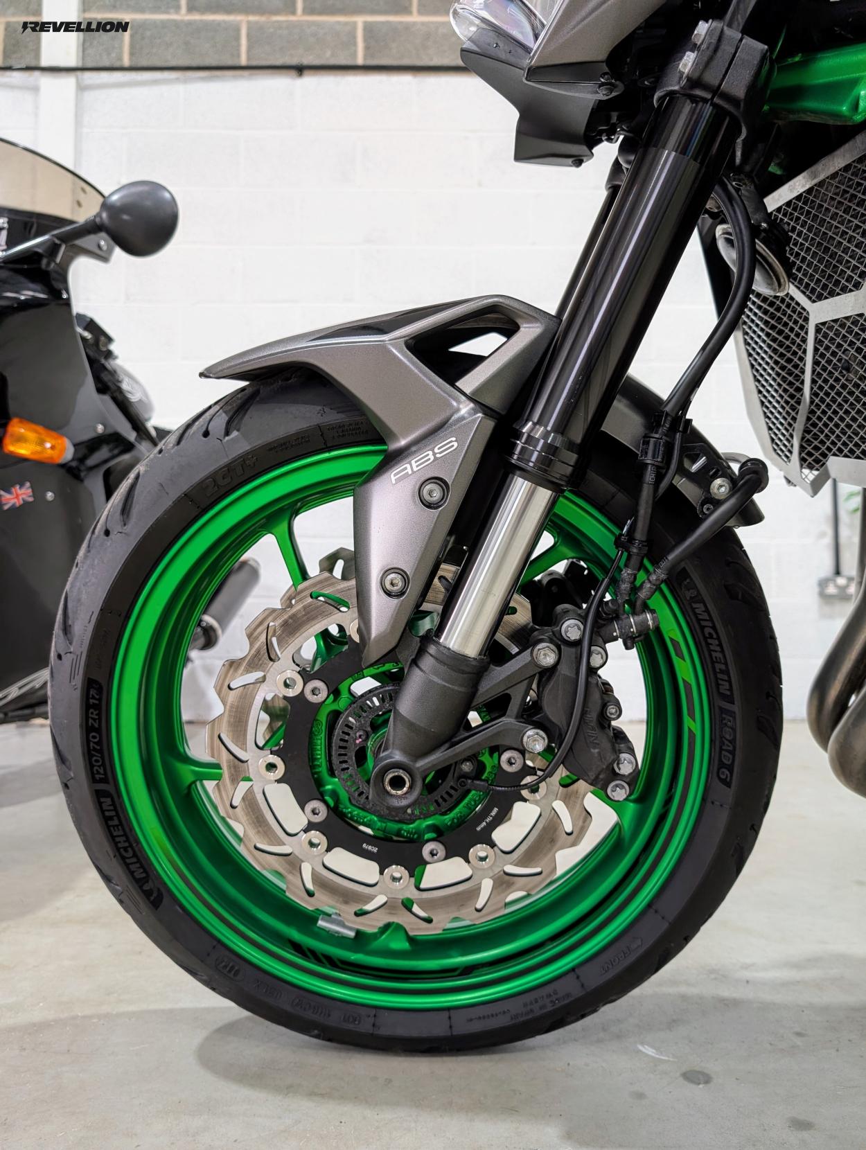Kawasaki Z900 900 Supernaked Petrol Manual Euro 5 (125 ps)