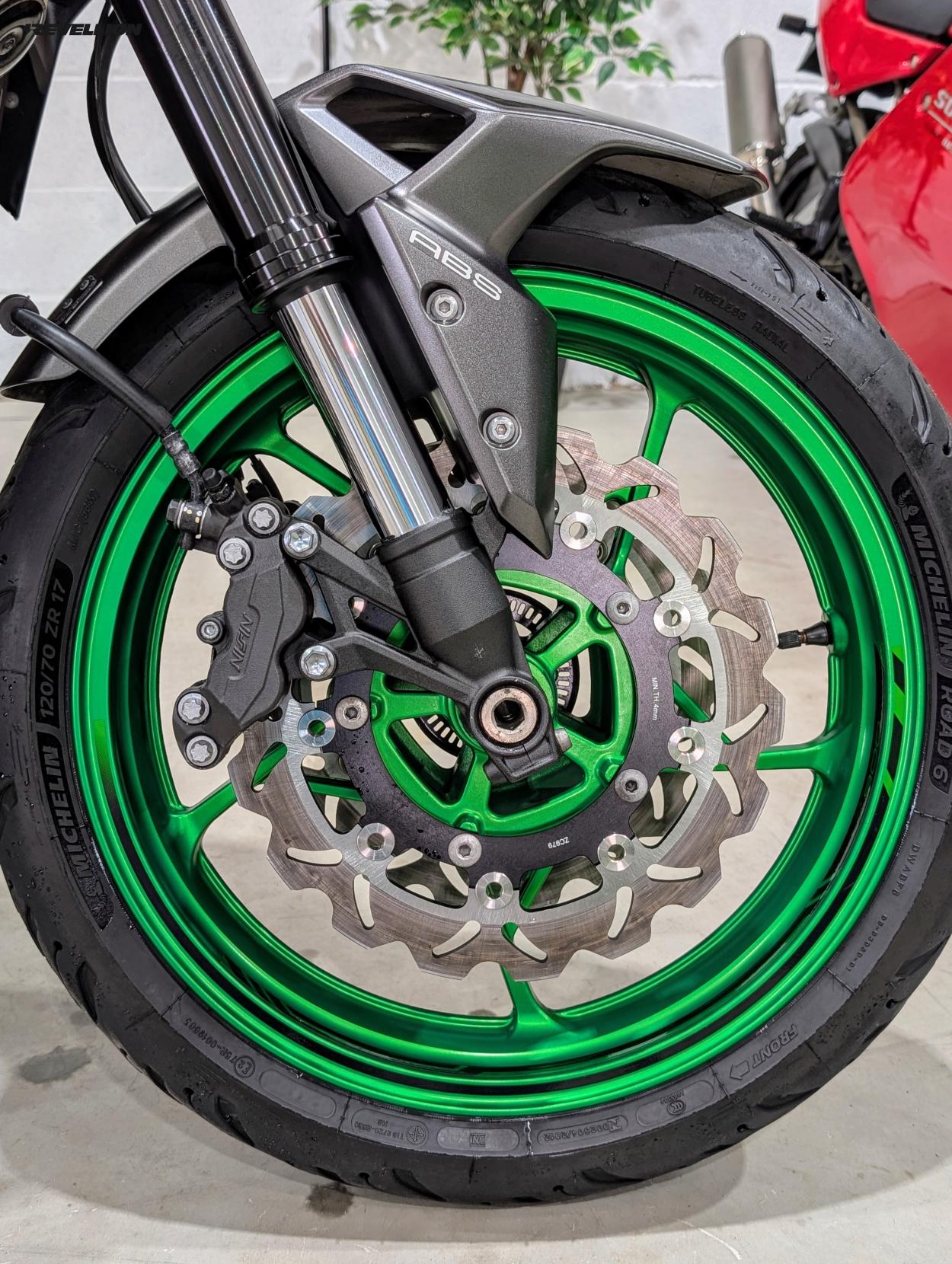 Kawasaki Z900 900 Supernaked Petrol Manual Euro 5 (125 ps)