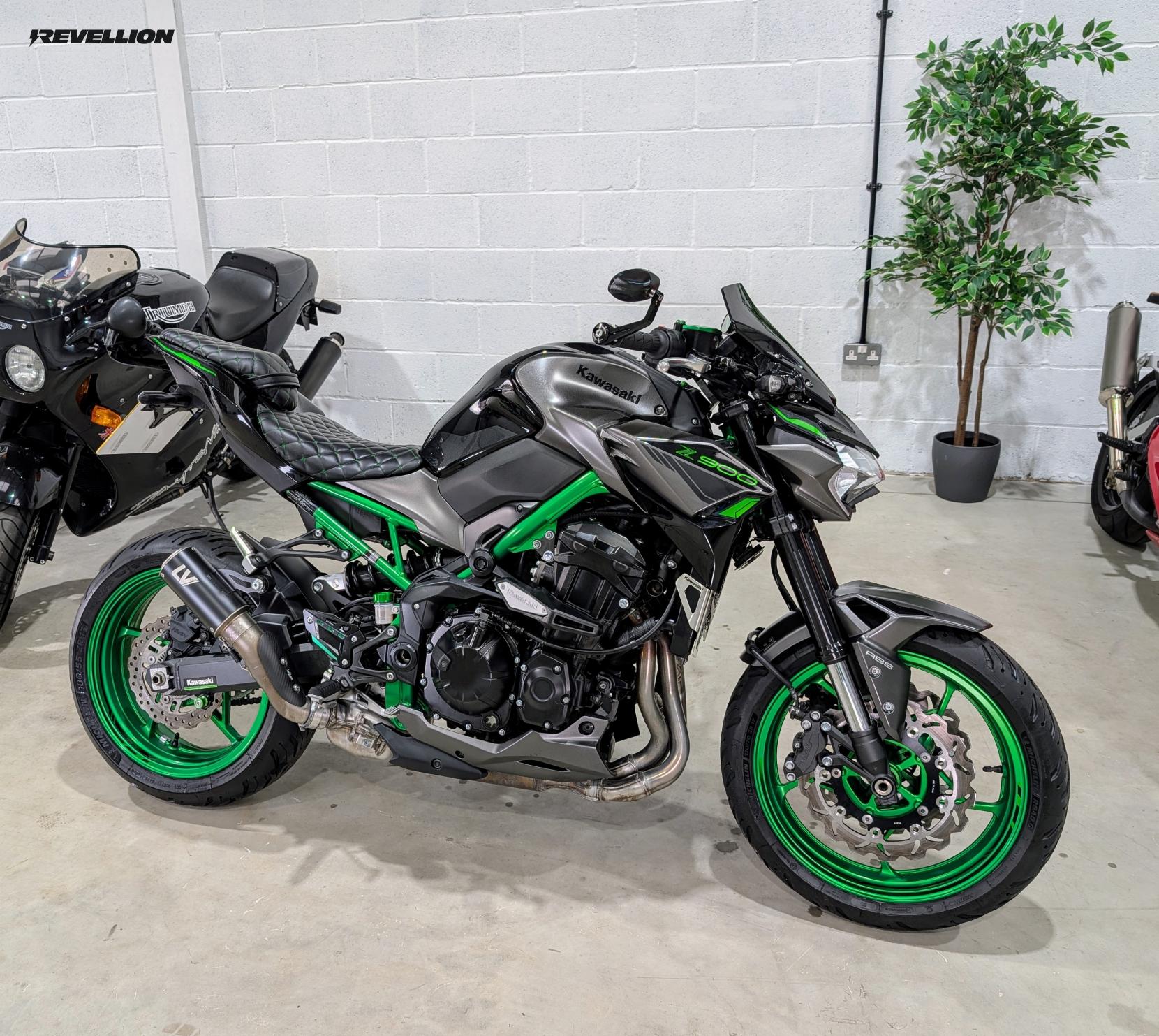 Kawasaki Z900 900 Supernaked Petrol Manual Euro 5 (125 ps)