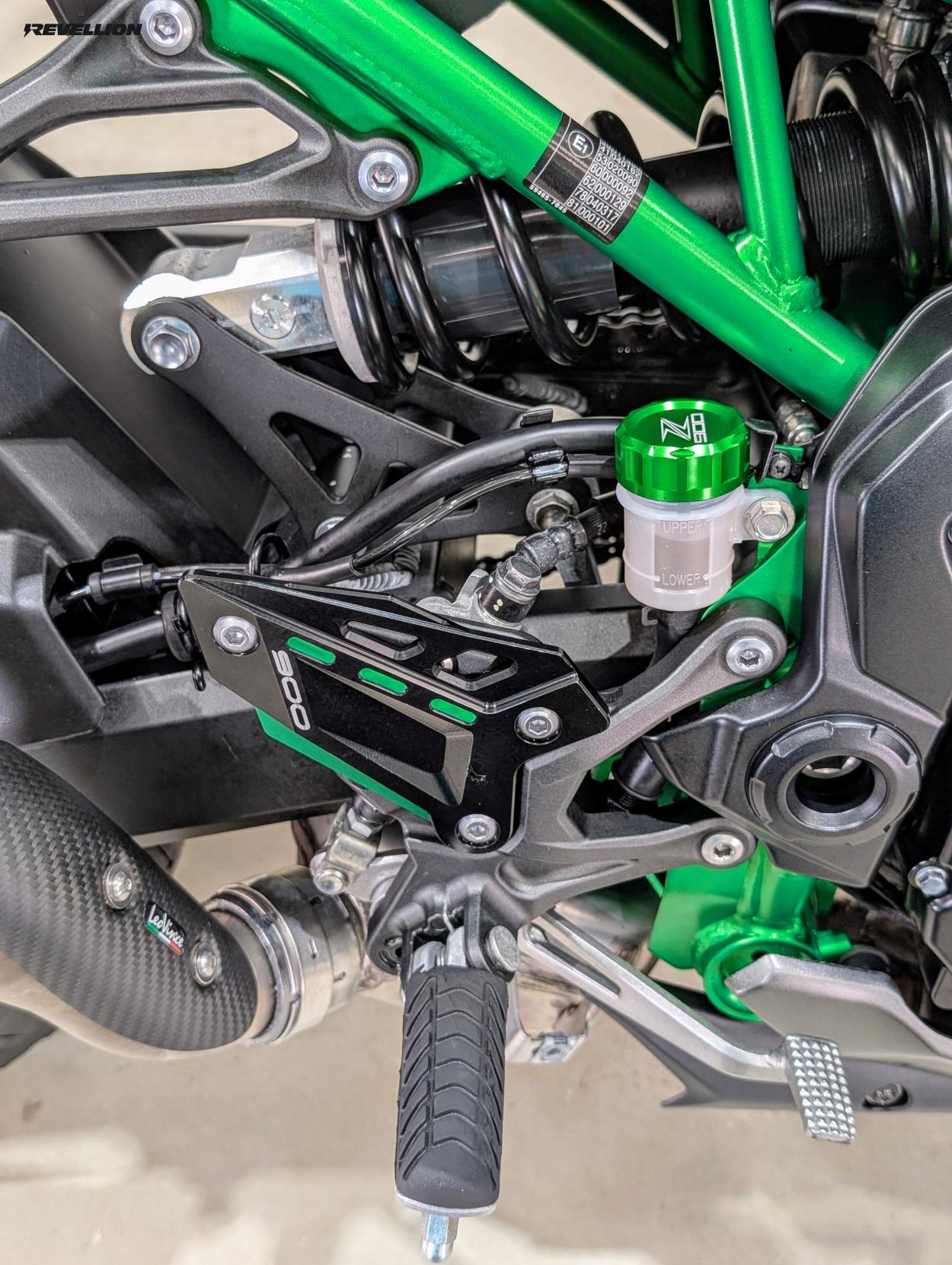 Kawasaki Z900 900 Supernaked Petrol Manual Euro 5 (125 ps)