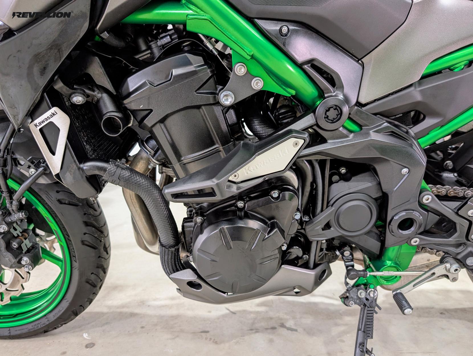 Kawasaki Z900 900 Supernaked Petrol Manual Euro 5 (125 ps)