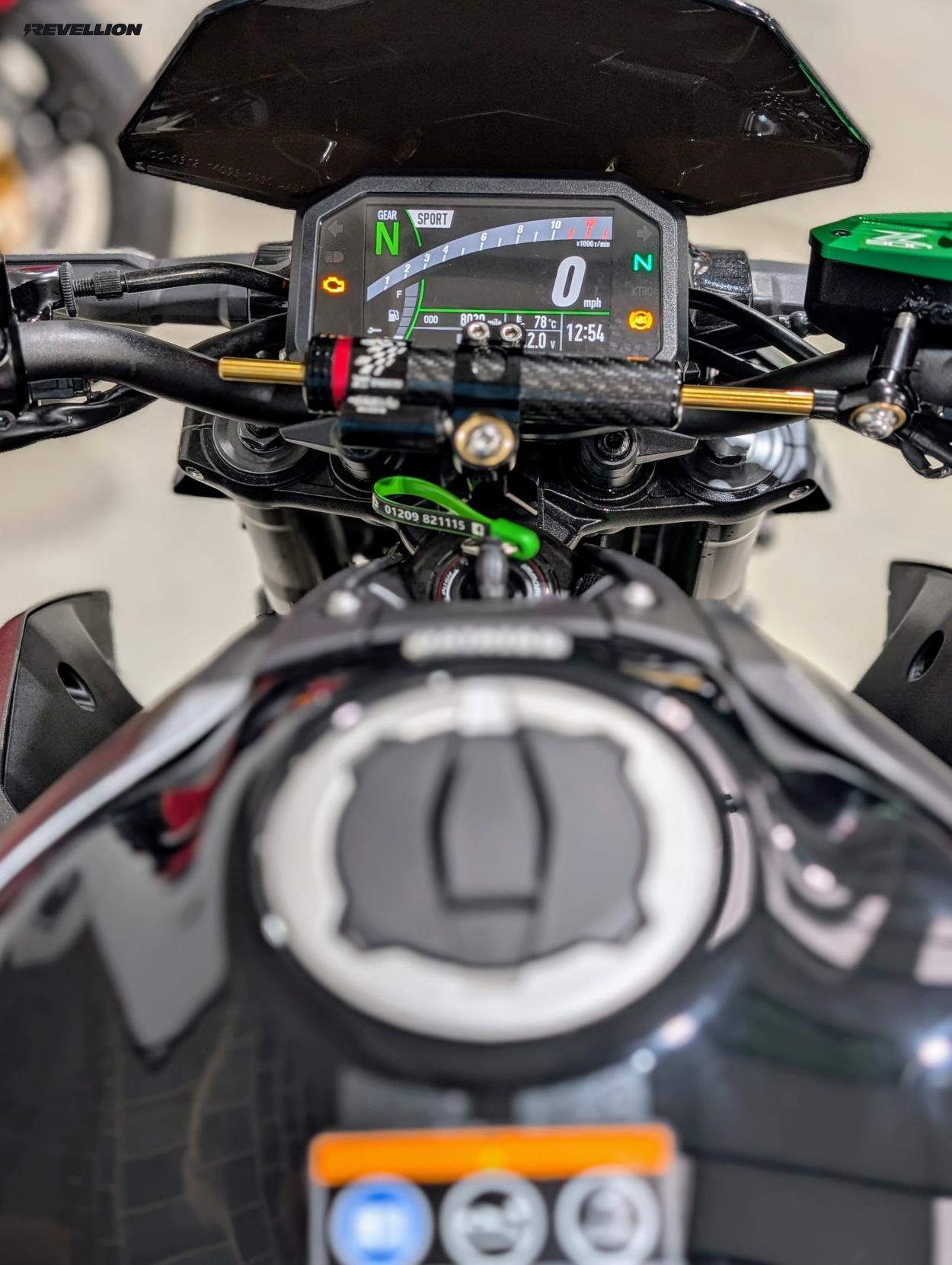 Kawasaki Z900 900 Supernaked Petrol Manual Euro 5 (125 ps)