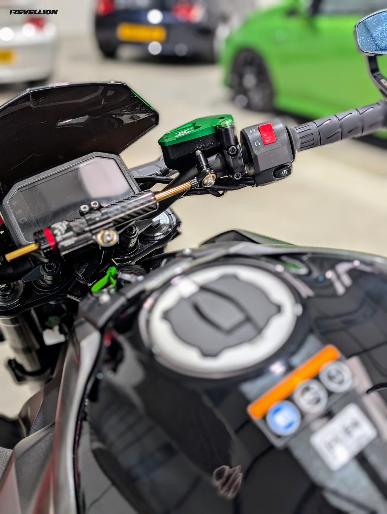 Kawasaki Z900 900 Supernaked Petrol Manual Euro 5 (125 ps)