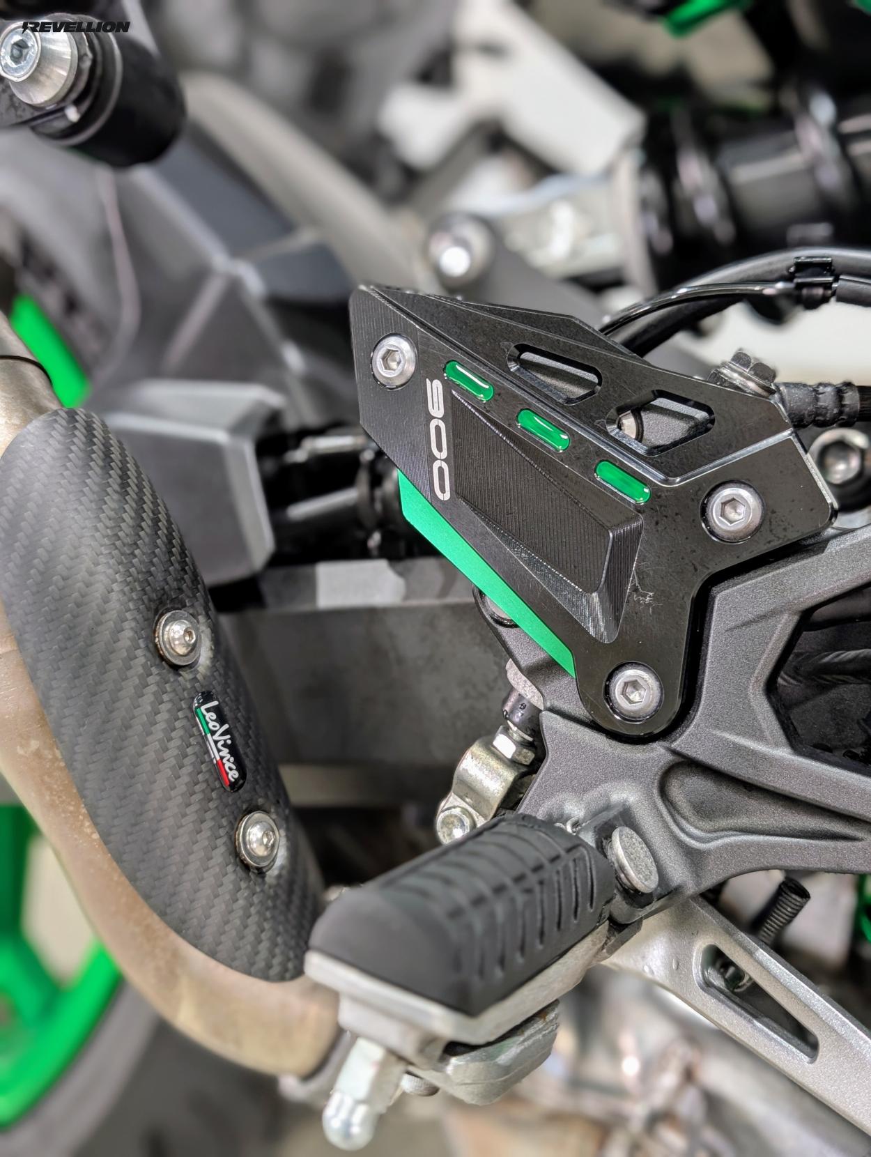 Kawasaki Z900 900 Supernaked Petrol Manual Euro 5 (125 ps)